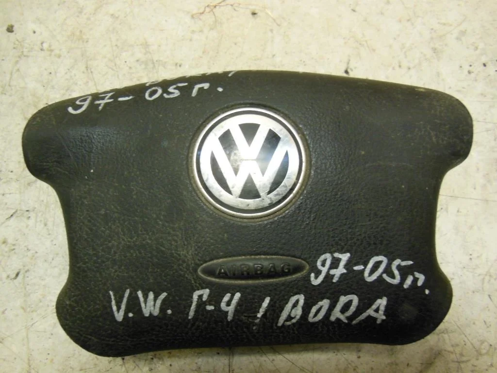 Подушка безопасности водителя Volkswagen Bora (1J) 1998-2005 1998