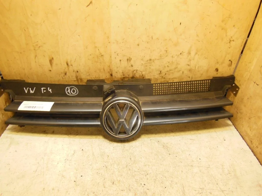 Решетка радиатора Volkswagen Golf IV (1J) 1997-2004 1999