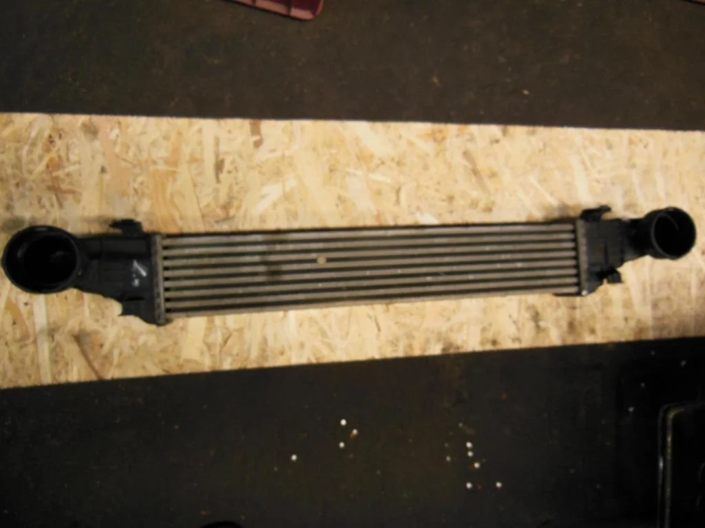 Интеркулер Mercedes E (W211) 2002-2006  2003 2,5 Дизель