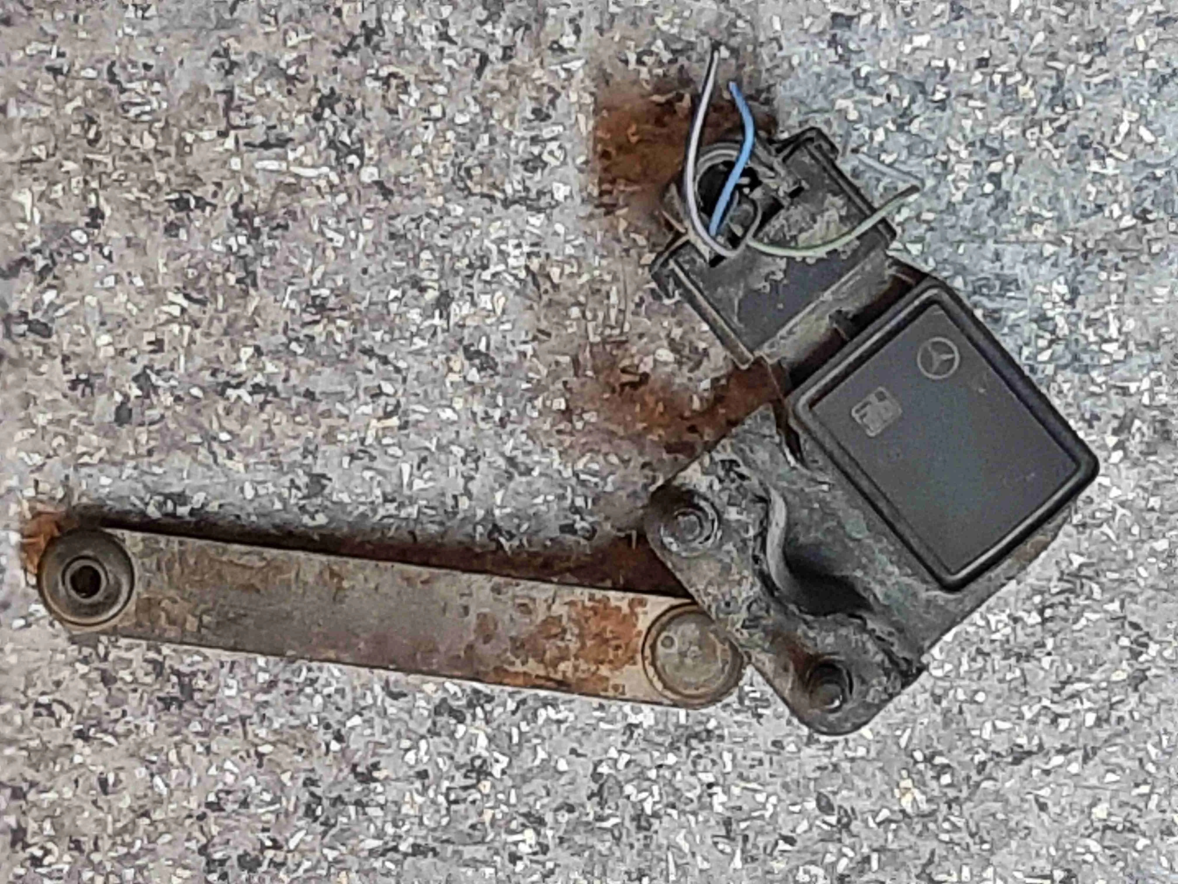 Датчик положения подвески Mercedes E (W211) 2002-2006  2005