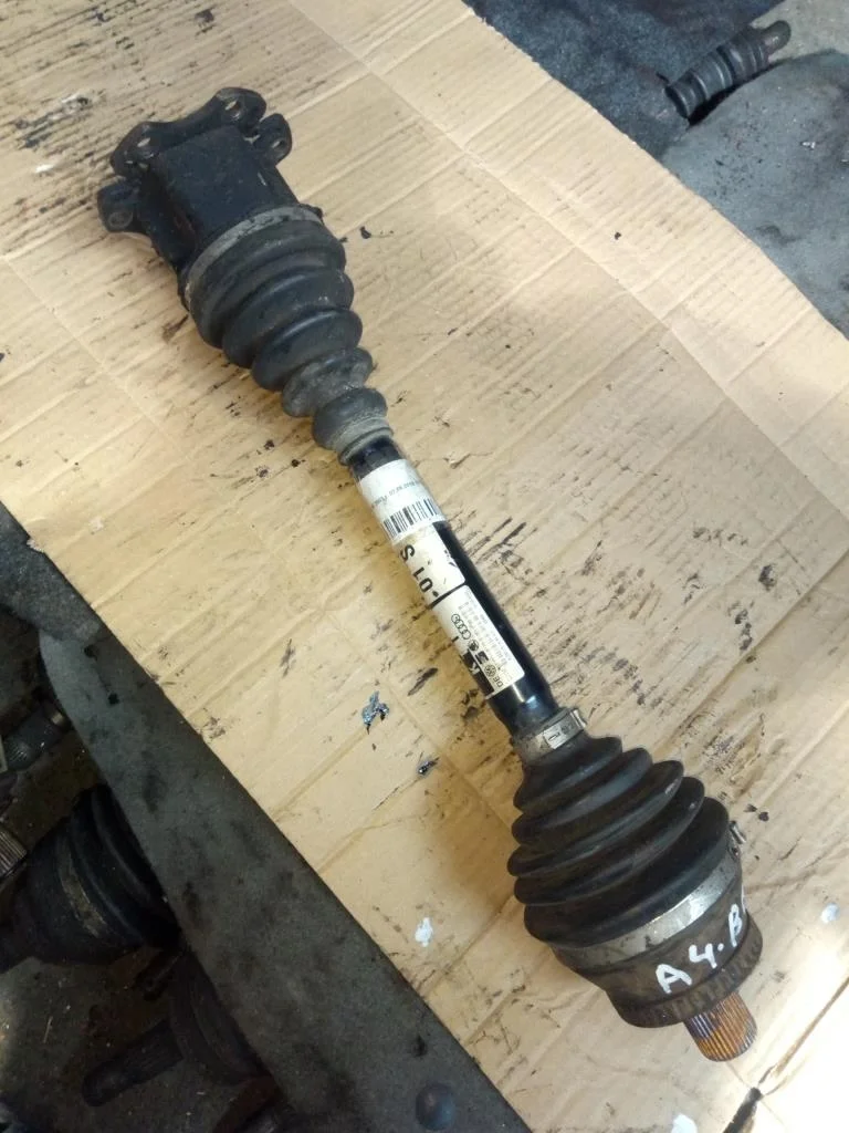 Полуось передняя левая (приводной вал, ШРУС) Audi A4 B6 (8EC, 8E5) 2000-2006 2003 1,9 Дизель