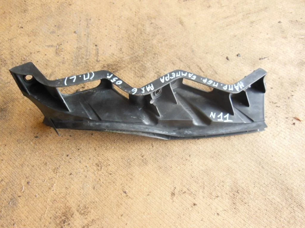 Кронштейн крепления бампера переднего Volkswagen Passat B6 (3C) 2005-2010 2005