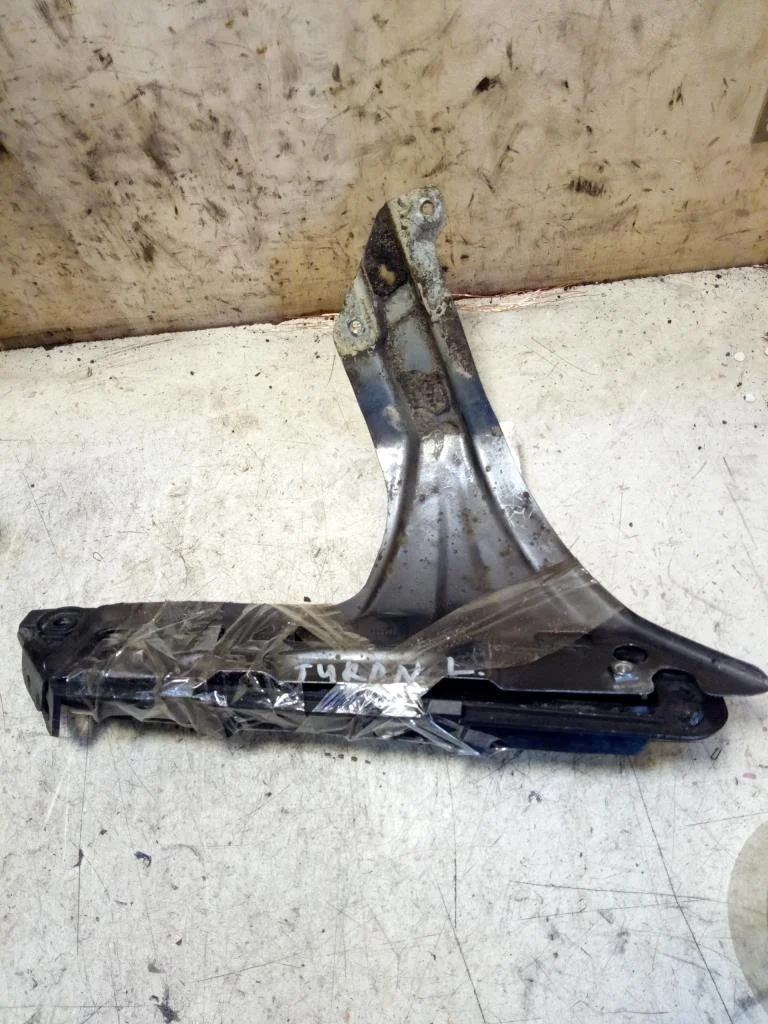 Кронштейн крепления бампера переднего Volkswagen Touran I (1T) 2003-2006 2003