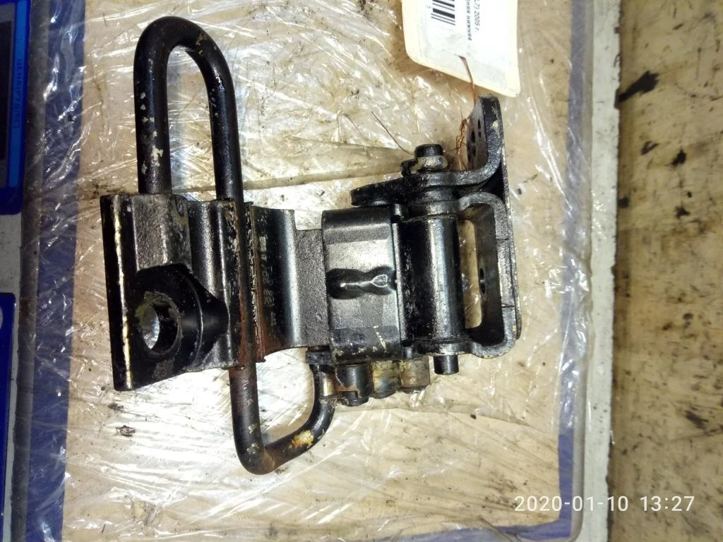 Петля двери передней левой Volkswagen Touareg I (7L) 2002-2006 2005