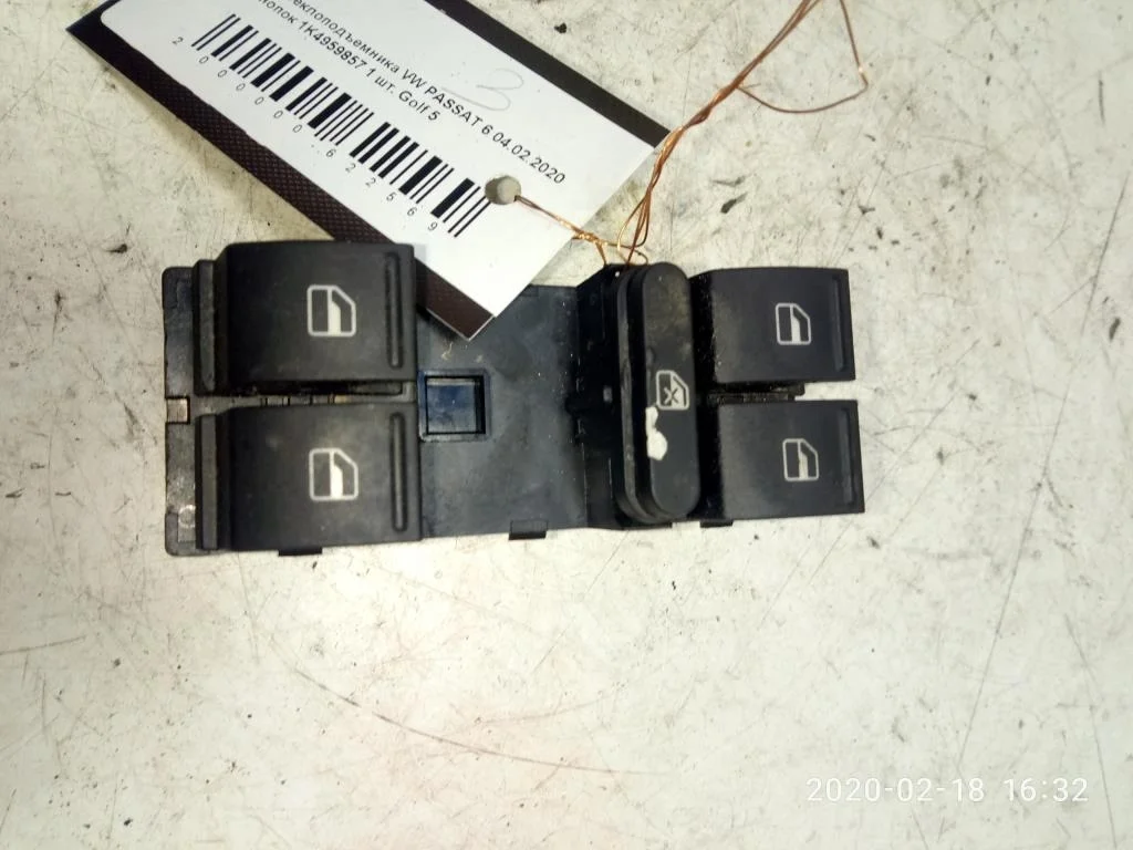 Кнопка стеклоподъемника Volkswagen Passat B6 (3C) 2005-2010 2007