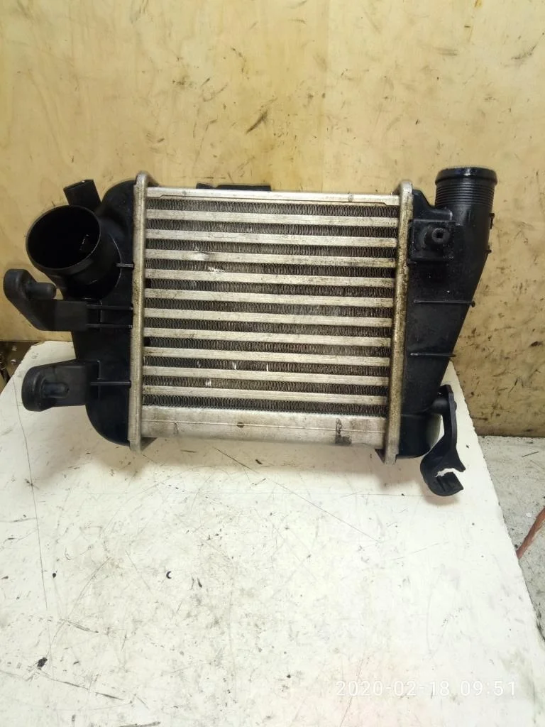 Интеркулер Audi A4 B7 (8EC, 8ED) 2004-2008 2005 3,0 Дизель