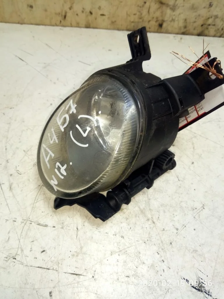 Фара противотуманная левая Audi A4 B7 (8EC, 8ED) 2004-2008 2005