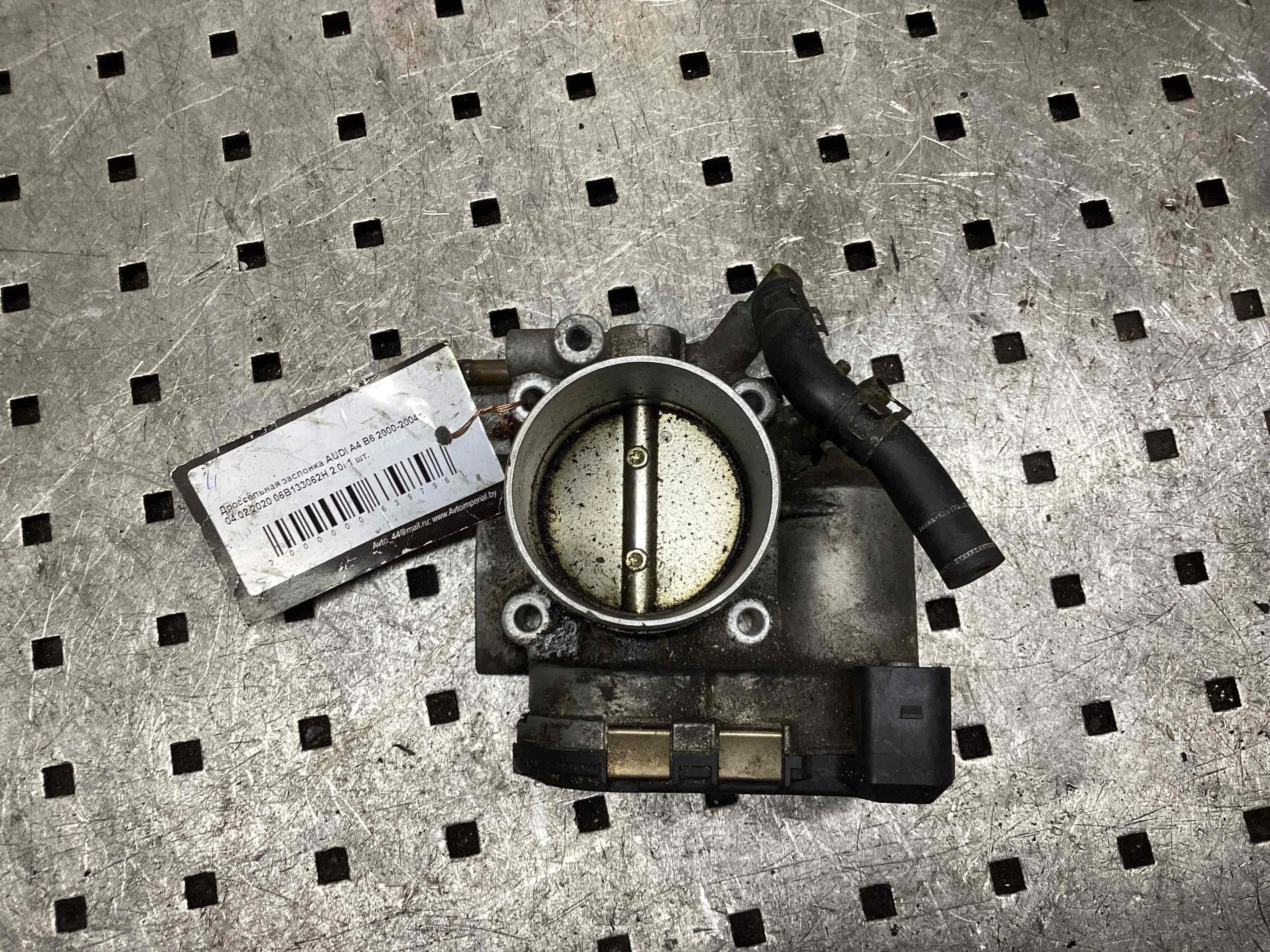 Заслонка дроссельная Audi A4 B6 (8EC, 8E5) 2000-2006 2000 2,0 Бензин