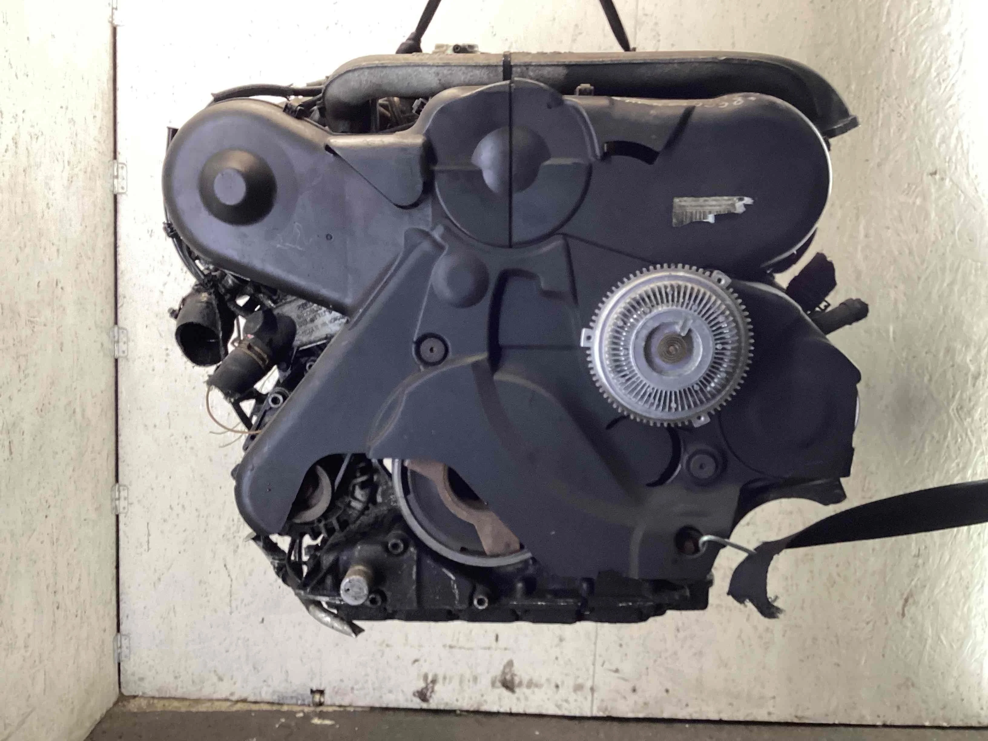 Двигатель Volkswagen Passat B5+ (3B) 2000-2005 рестайлинг 2001 2,5 Дизель АКПП Универсал