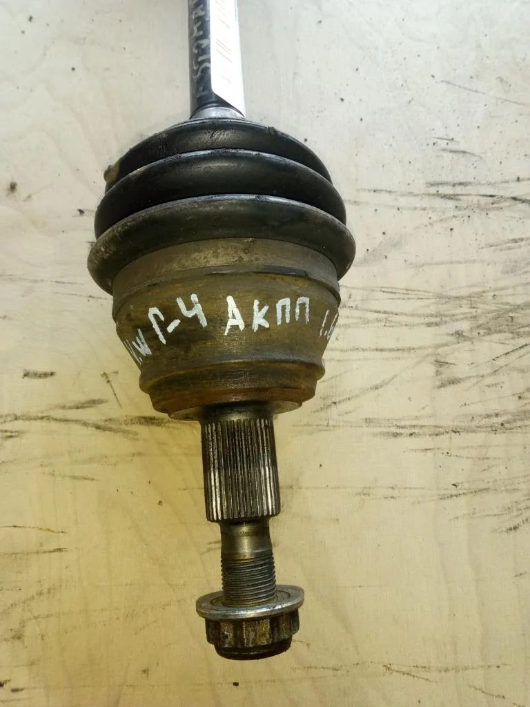 Полуось передняя левая (приводной вал, ШРУС) Volkswagen Golf IV (1J) 1997-2004 1999 1,6 Бензин