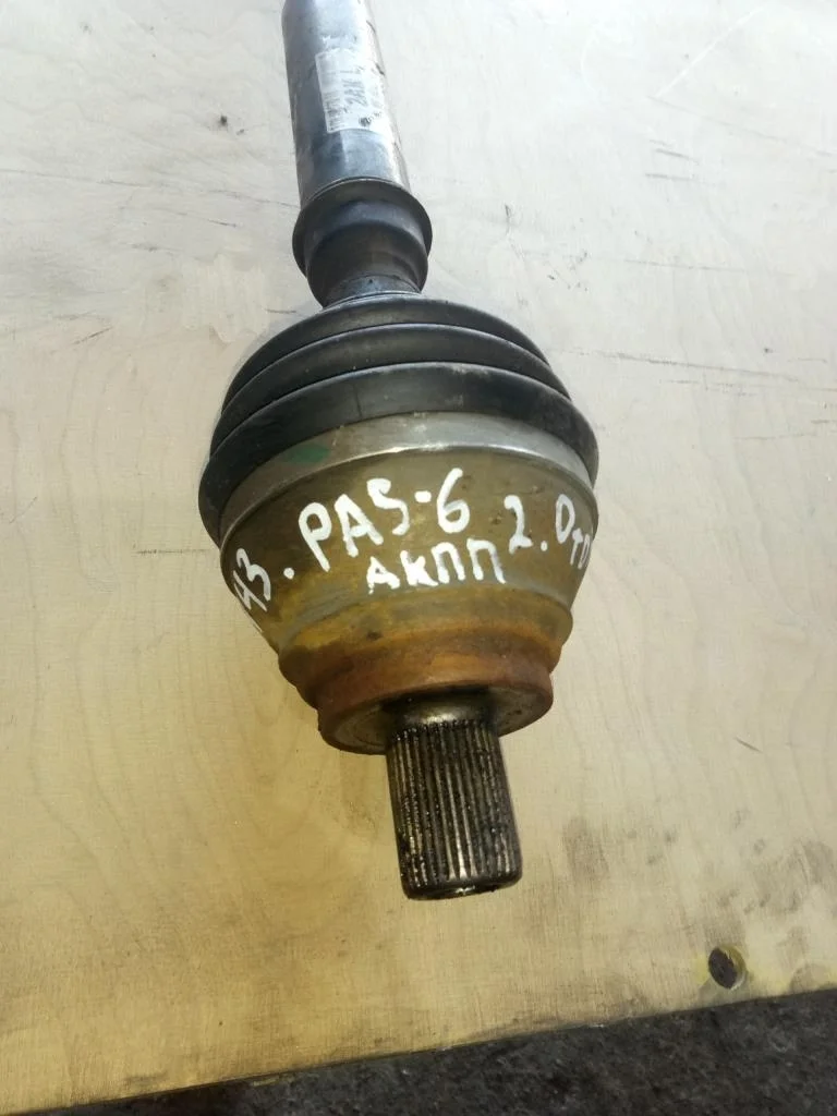Полуось передняя правая (приводной вал, ШРУС) Volkswagen Passat B6 (3C) 2005-2010 2007 2,0 Дизель
