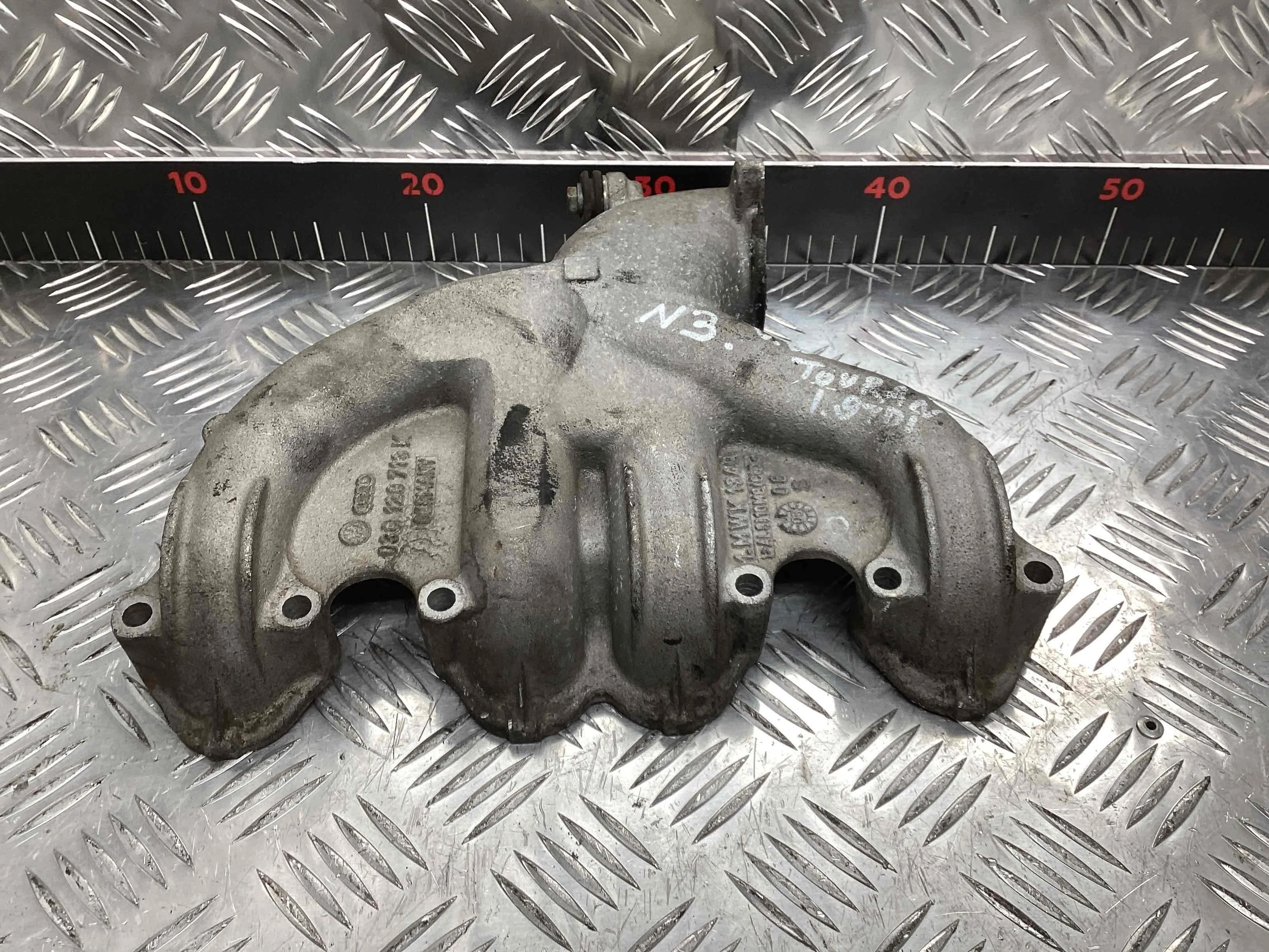 Коллектор впускной Volkswagen Touran I (1T) 2003-2006 2005 1,9 Дизель