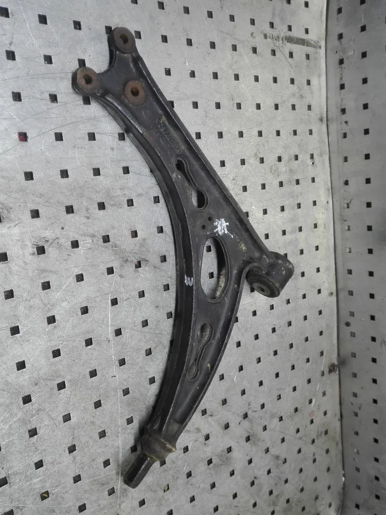 Рычаг передний правый Volkswagen Caddy III (2K) 2004-2010 2007 1,9 Дизель