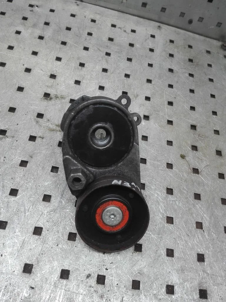 Натяжитель ремня генератора Audi A4 B5 (8D) 1999-2001 рестайлинг 2000 2,4 Бензин