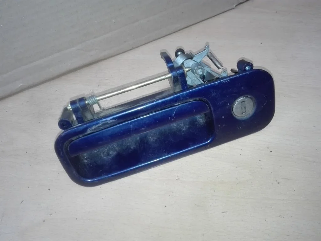 Ручка крышки багажника Volkswagen Golf IV (1J) 1997-2004 2001 1,6 Бензин МКПП Хэтчбек