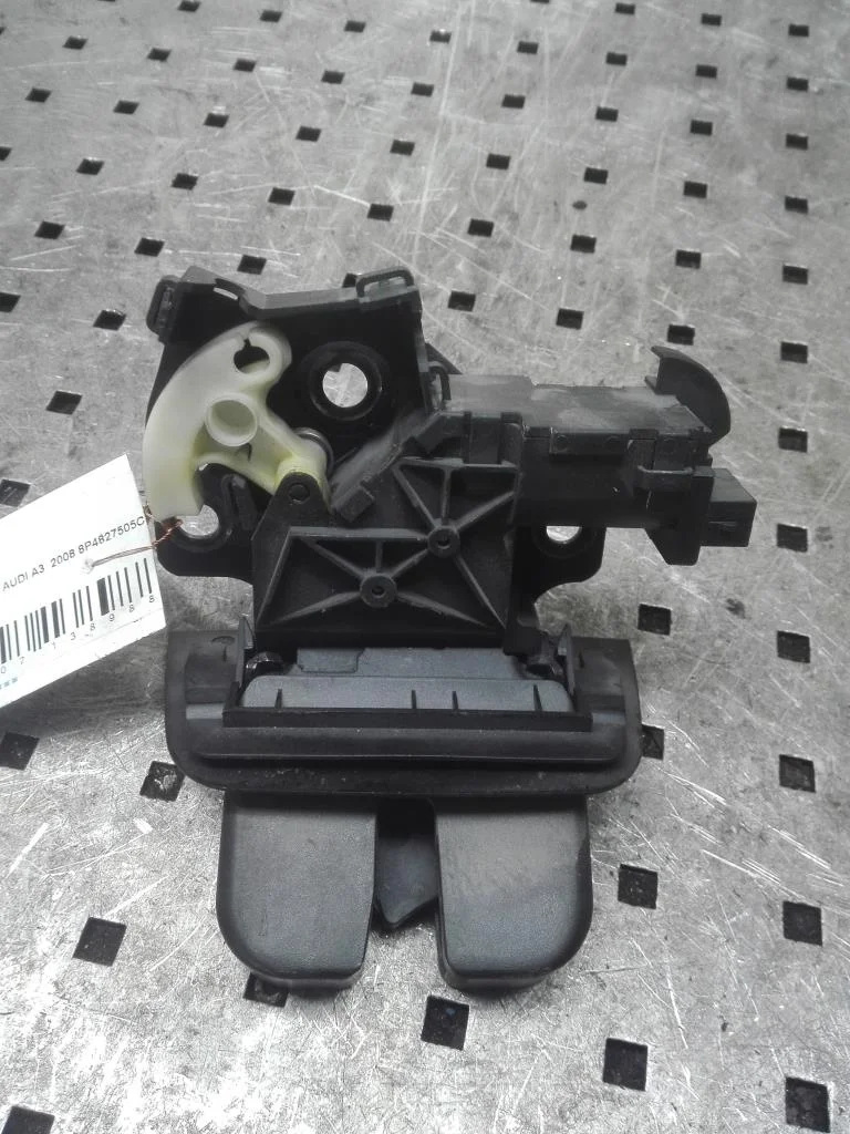 Замок багажника Audi A3 II (8P) 2005-2008 рестайлинг 2008