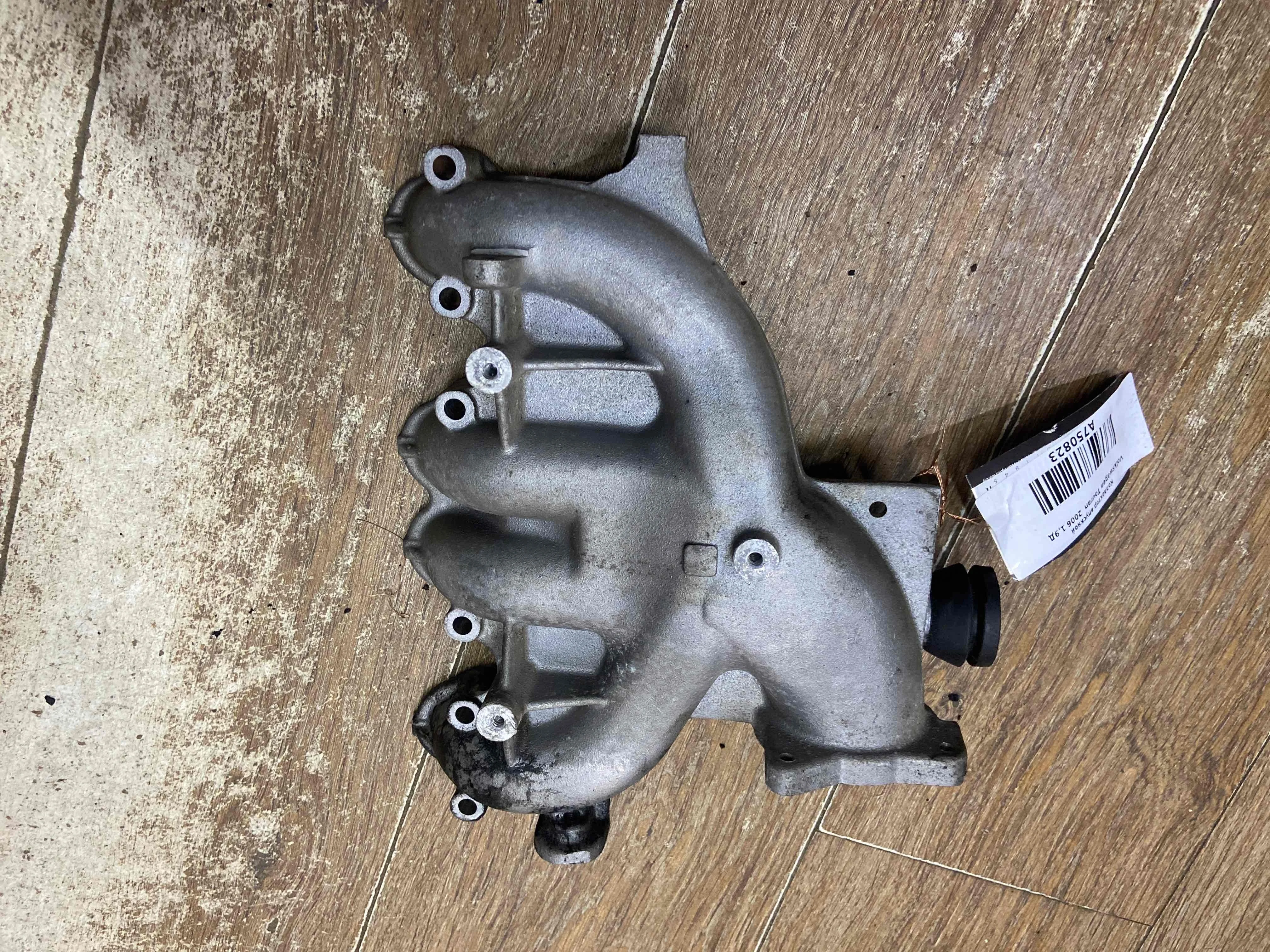 Коллектор впускной Volkswagen Touran I (1T) 2003-2006 2006 1,9 Дизель