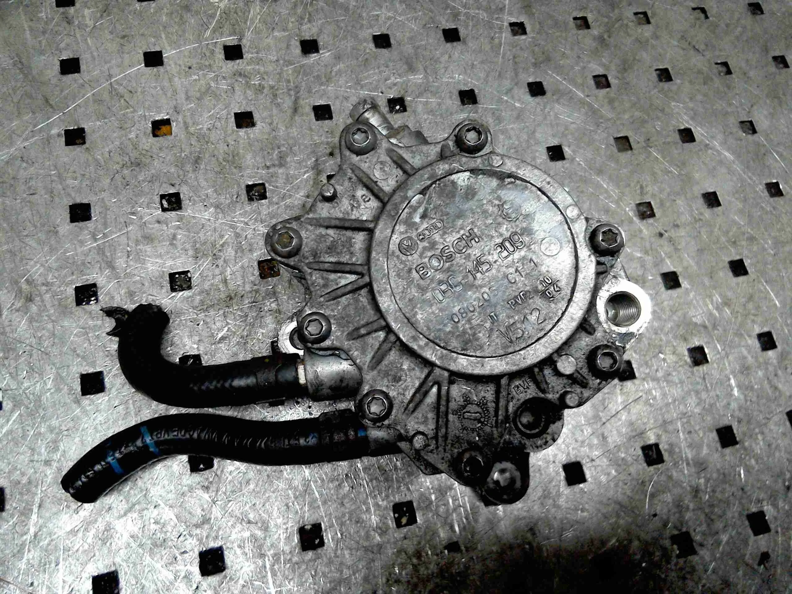 Насос вакуумный Audi A3 II (8P) 2003-2005 2004 2,0 Дизель