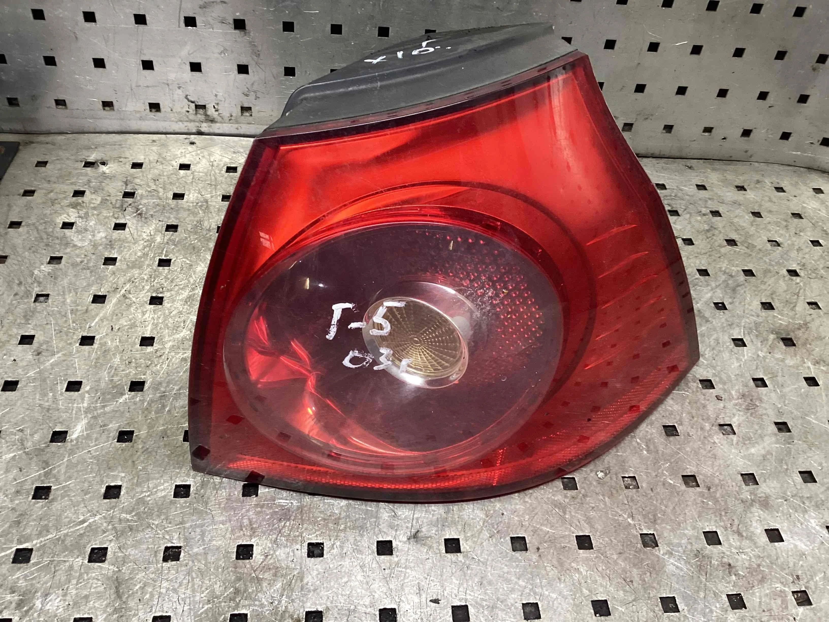 Фонарь задний правый Volkswagen Golf V (1K) 2004-2009 2006
