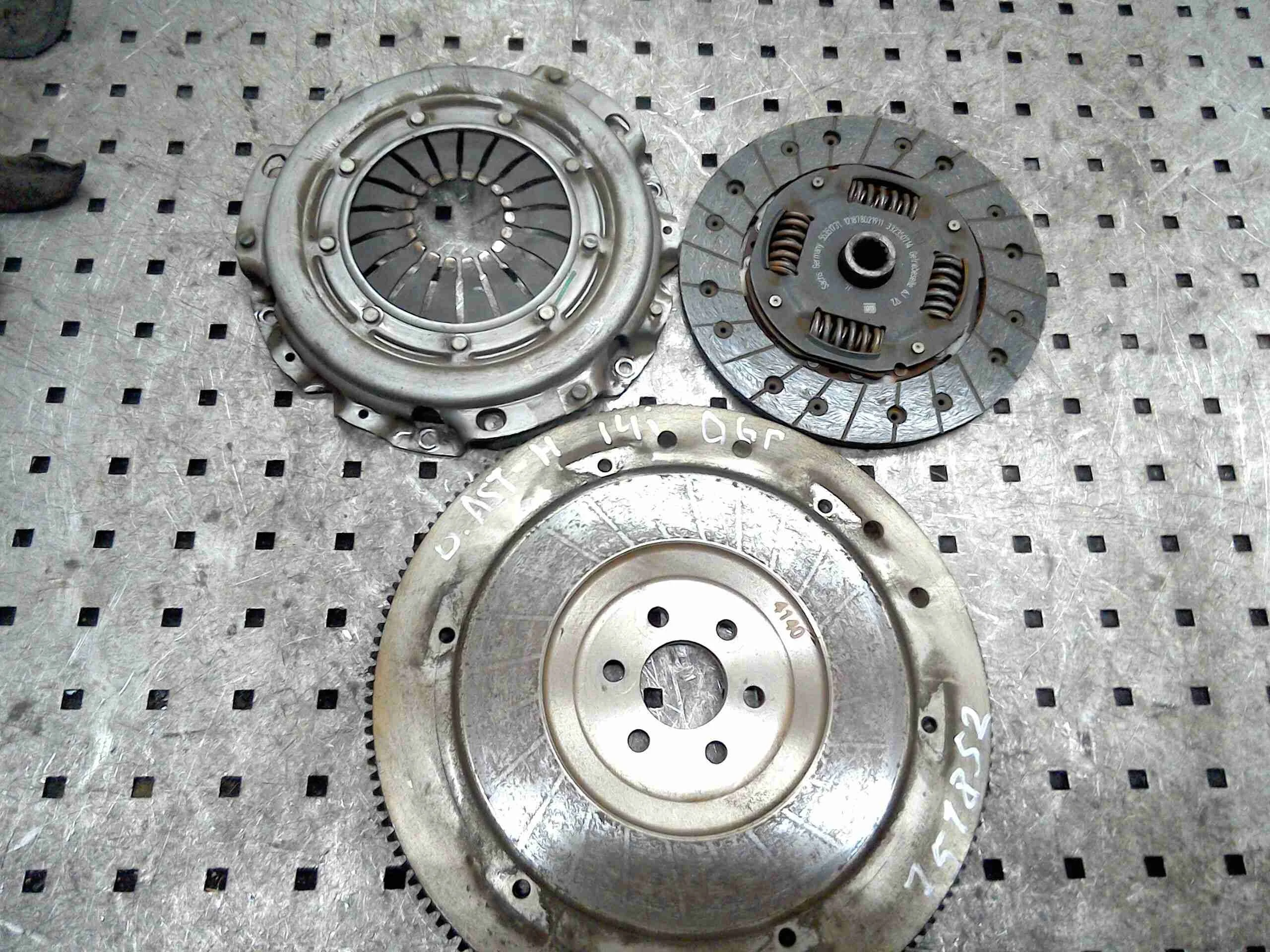 Комплект сцепления Opel Astra H 2004-2007 2006 1,4 Бензин