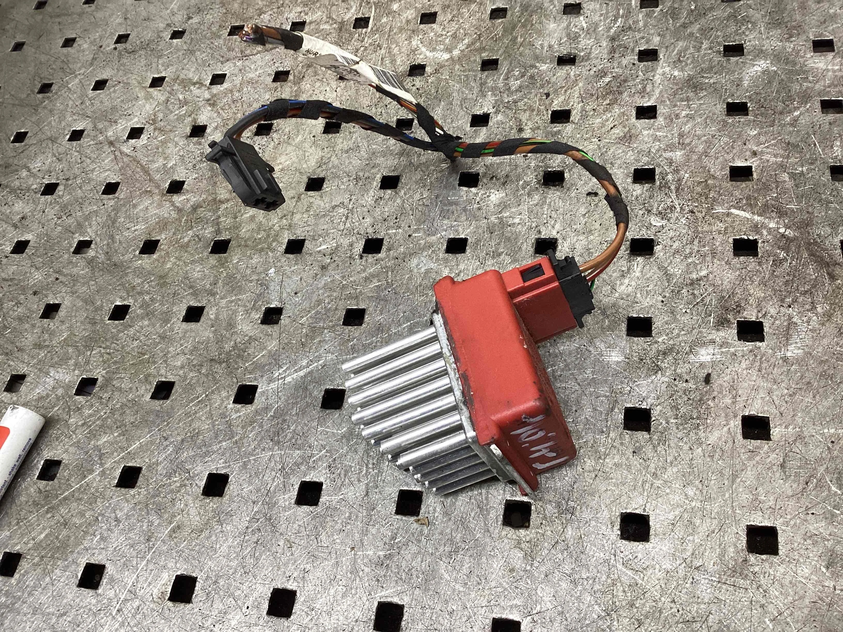 Сопротивление печки Volkswagen Golf IV (1J) 1997-2004 2001