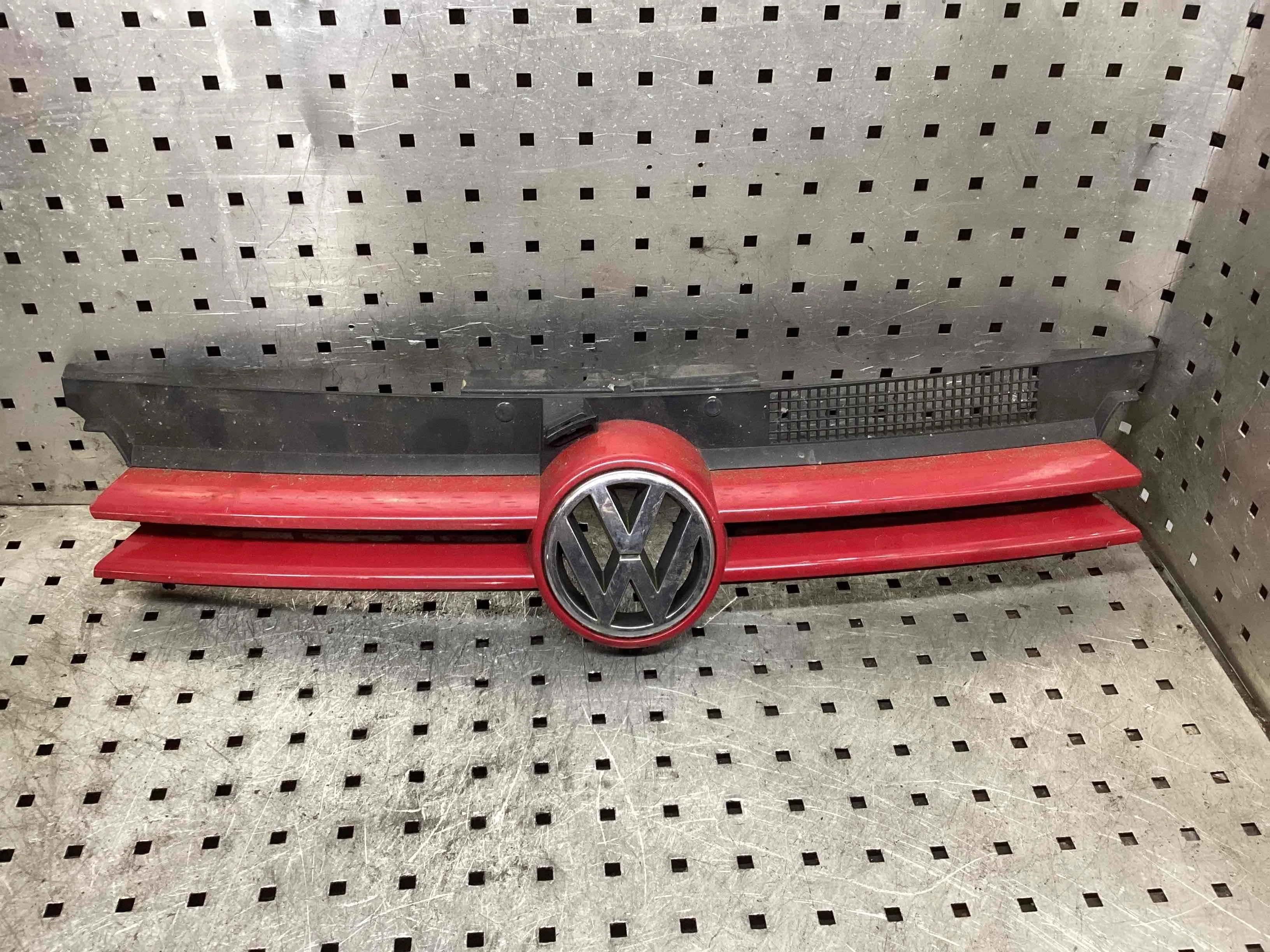 Решетка радиатора Volkswagen Golf IV (1J) 1997-2004 2000