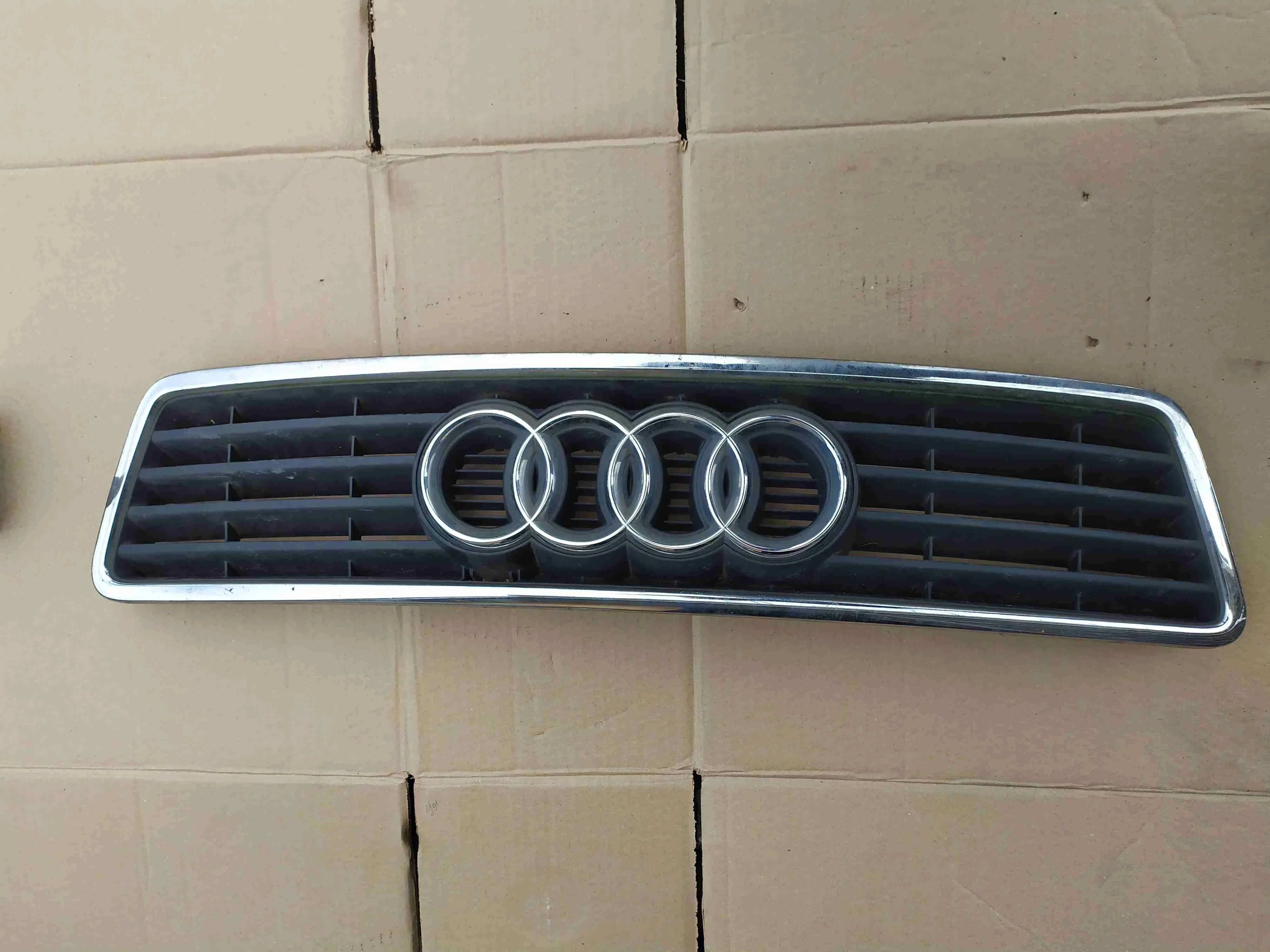 Решетка радиатора Audi A6 C5 (4B) 1997-2001 2000 2,5 Дизель МКПП Универсал