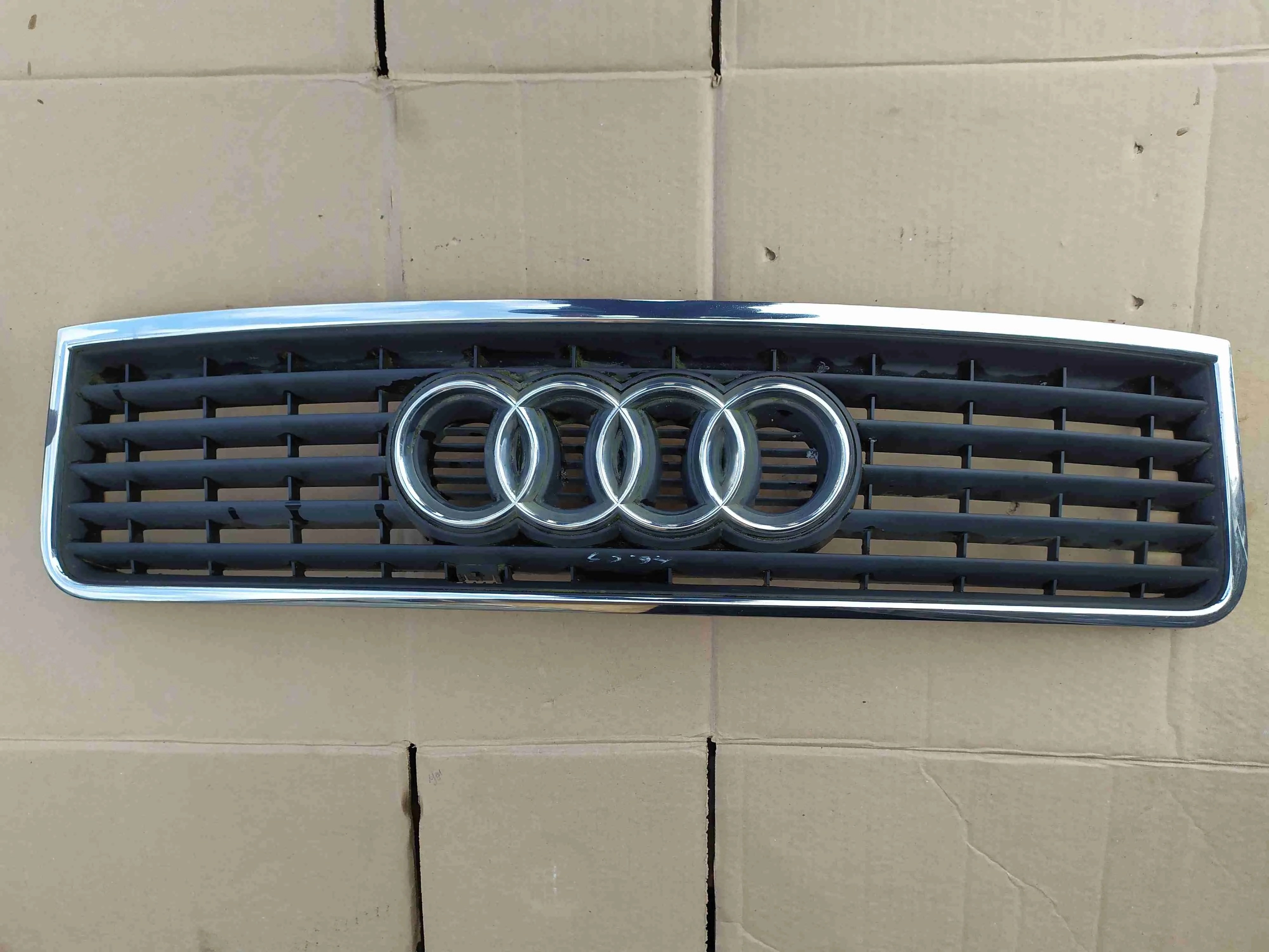Решетка радиатора Audi A6 C5 (4B) 2001-2004 рестайлинг 2002 2,5 Дизель