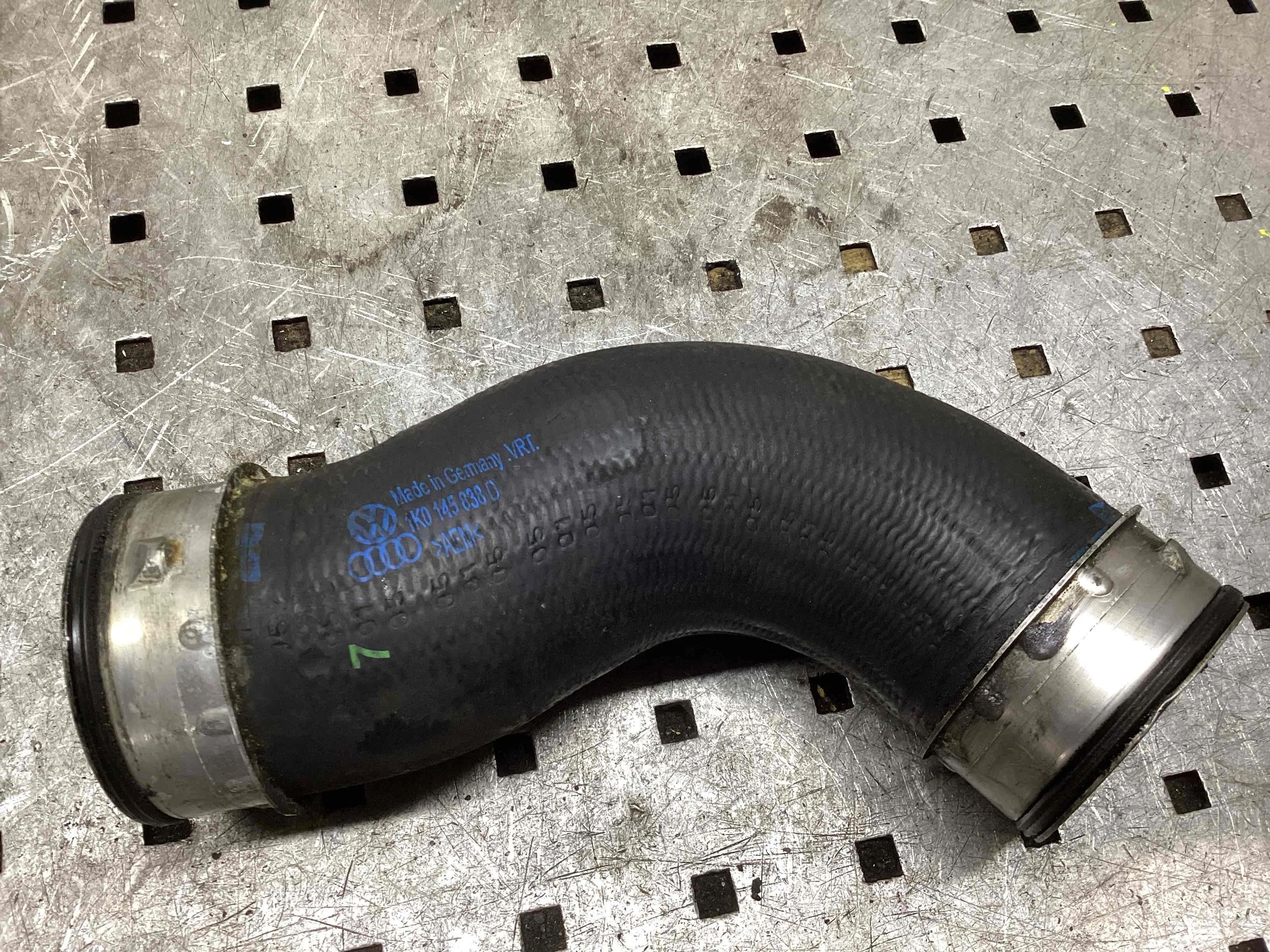 Патрубок интеркулера Volkswagen Touran I (1T) 2003-2006 2005 2,0 Дизель МКПП 6ст. Минивэн