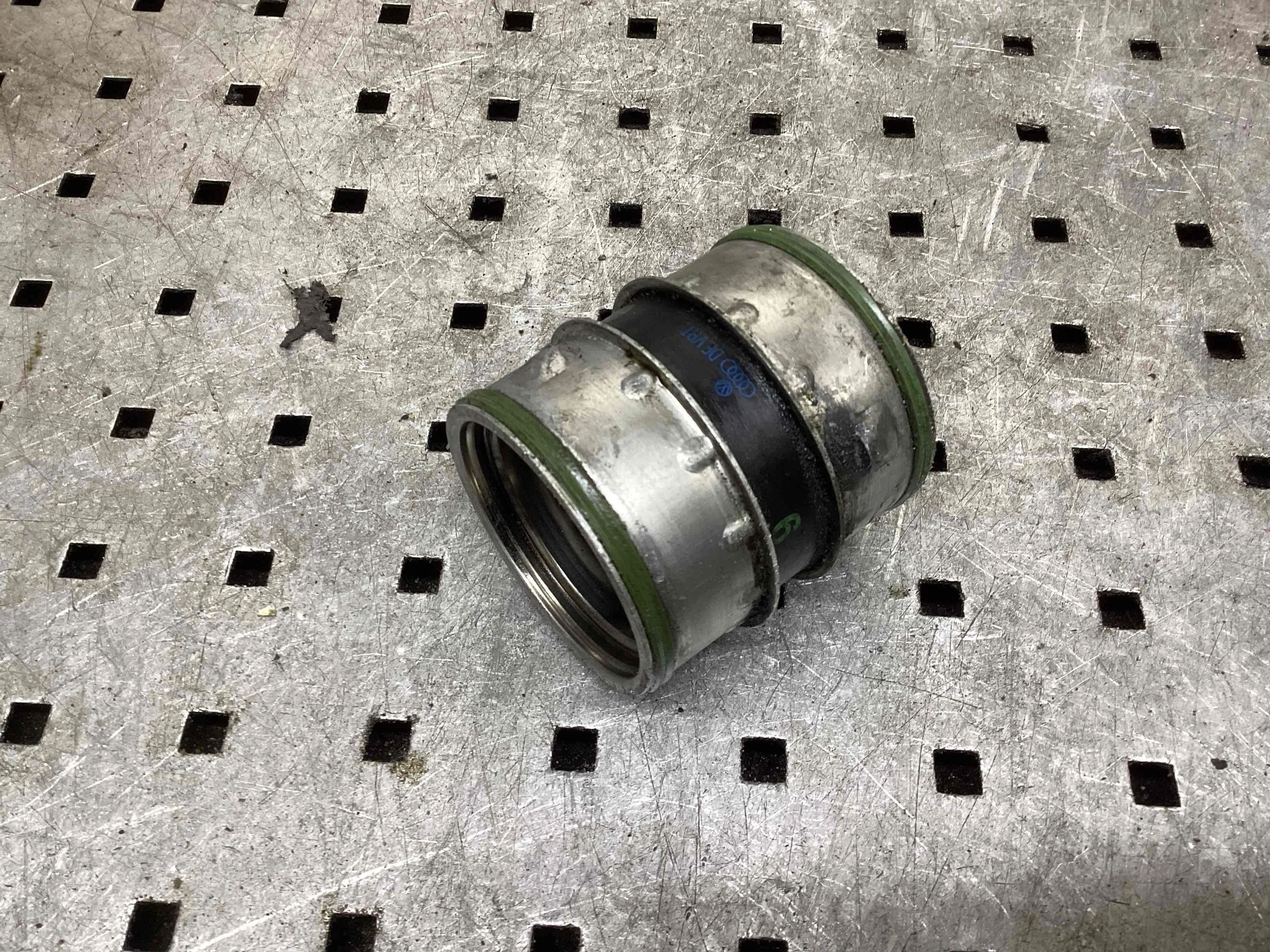 Патрубок интеркулера Volkswagen Golf IV (1J) 1997-2004 2004 1,9 Дизель