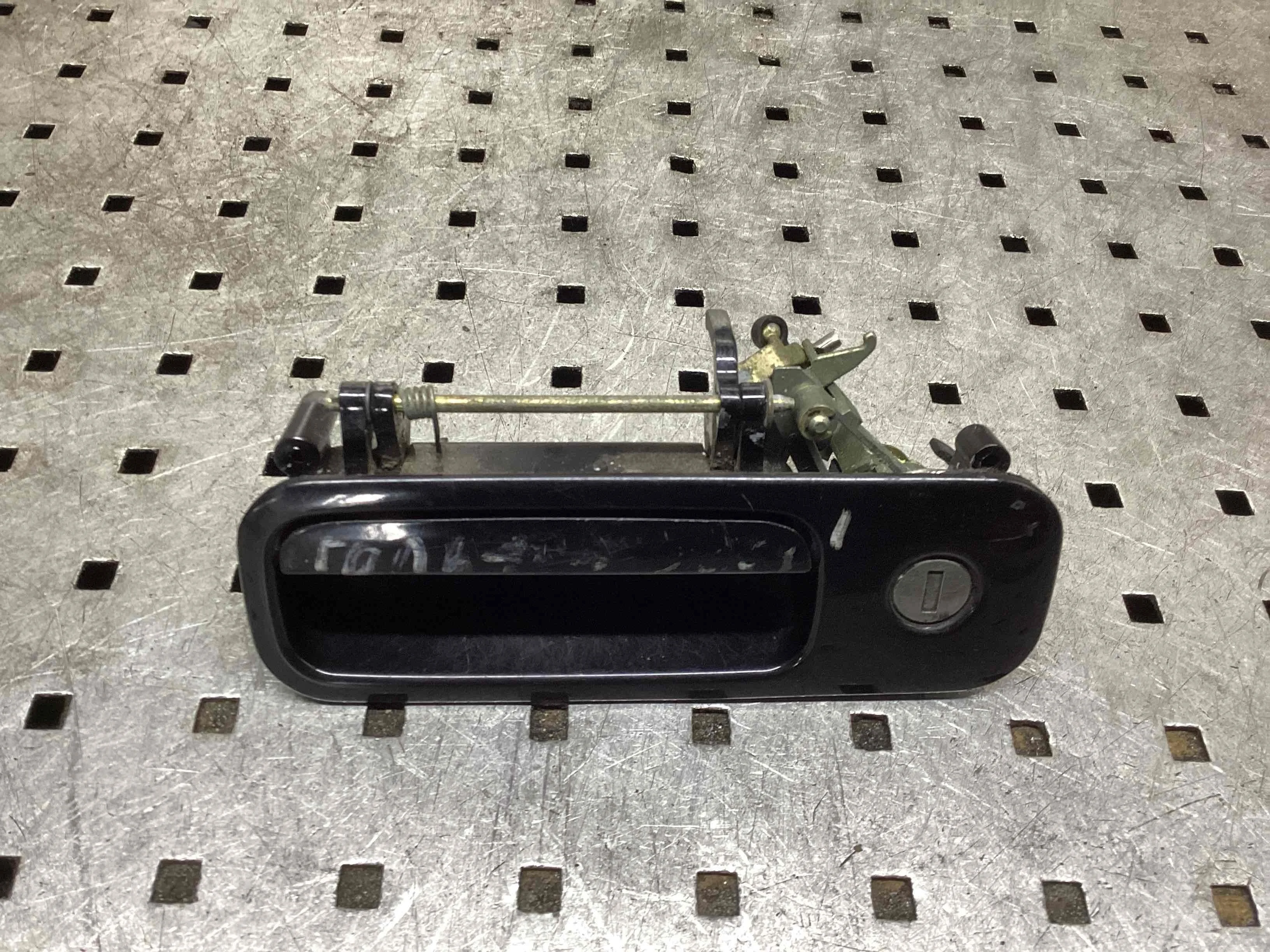 Ручка крышки багажника Volkswagen Golf IV (1J) 1997-2004 2001