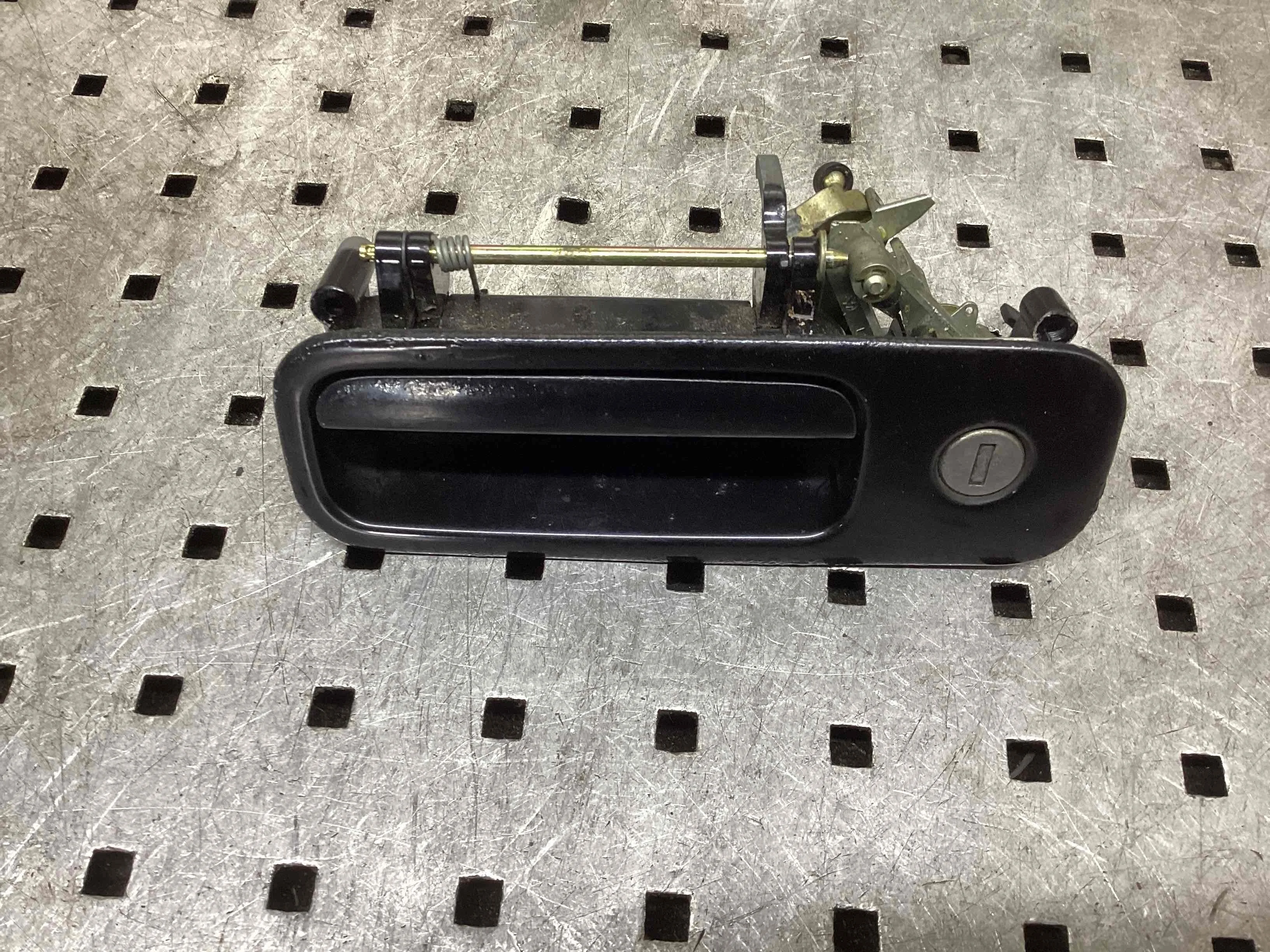 Ручка крышки багажника Volkswagen Golf IV (1J) 1997-2004 2000
