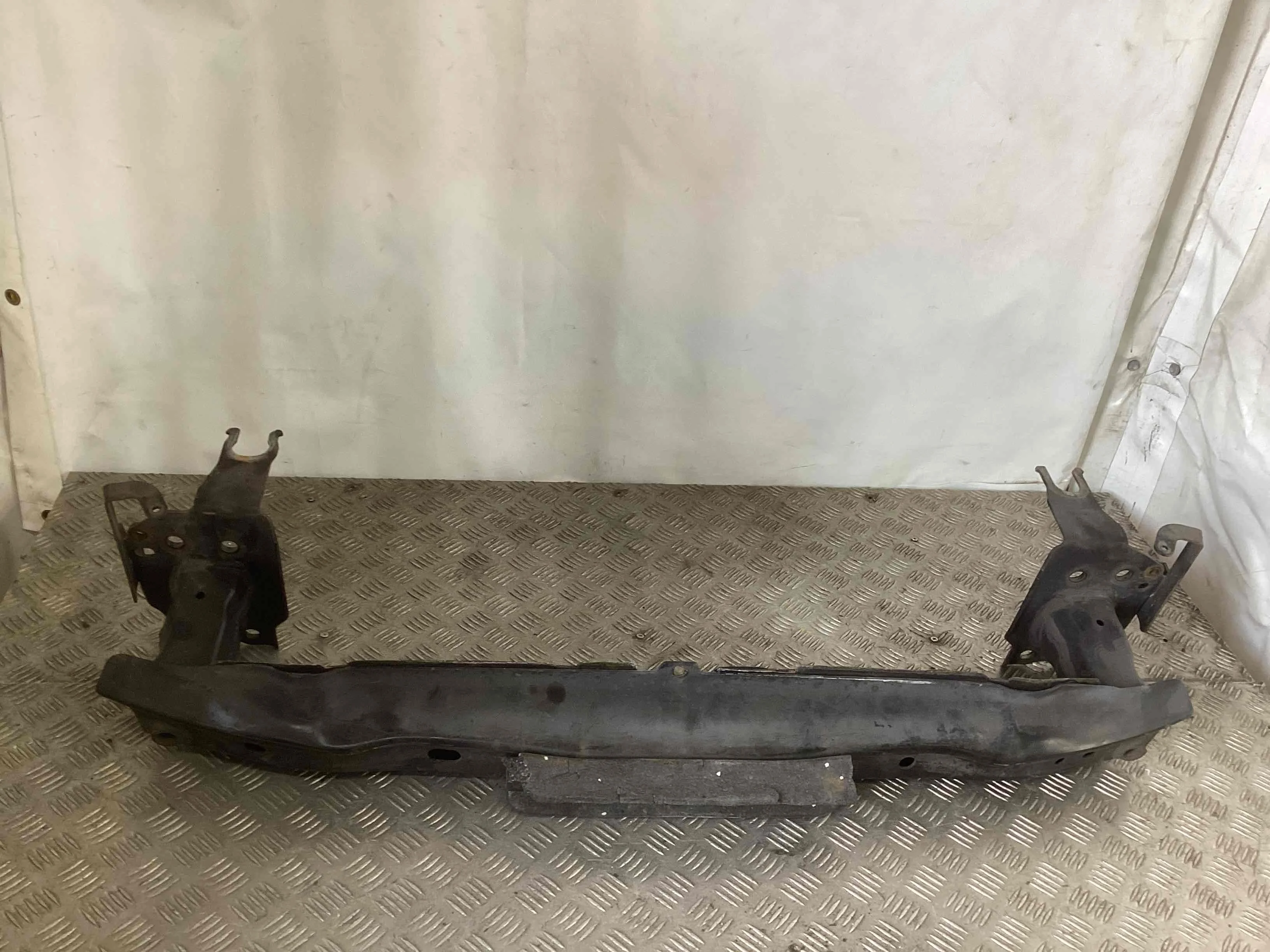 Усилитель бампера переднего Volkswagen Touareg I (7L) 2002-2006 2005 2,5 Дизель