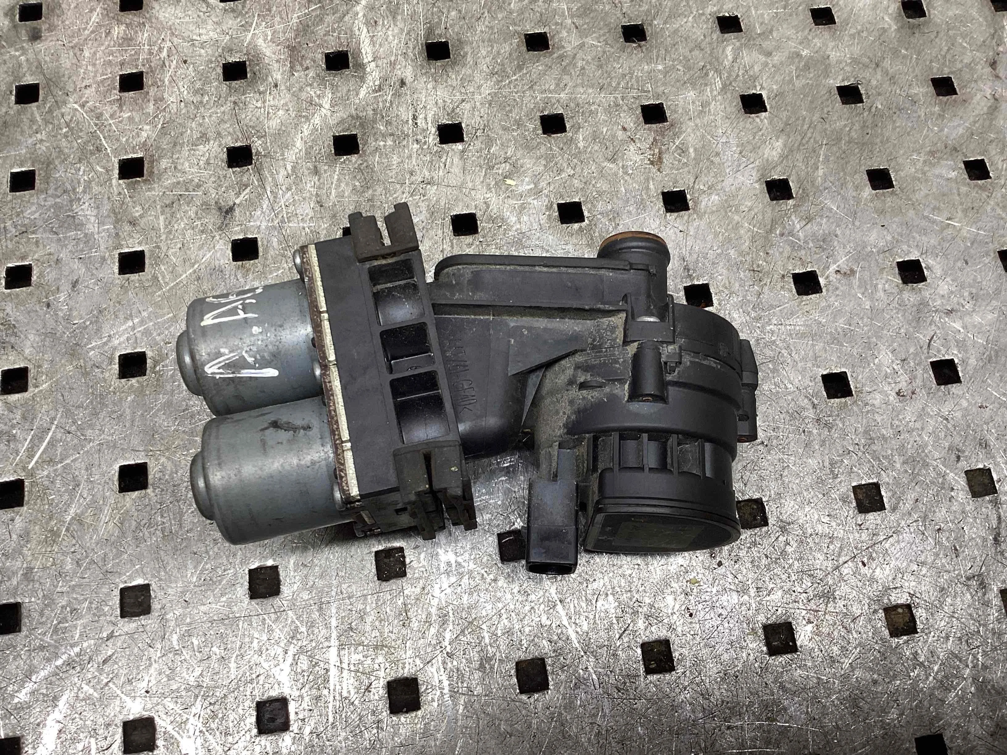Кран отопителя (печки) Audi A6 C6 (4F) 2004-2008 2006 2,7