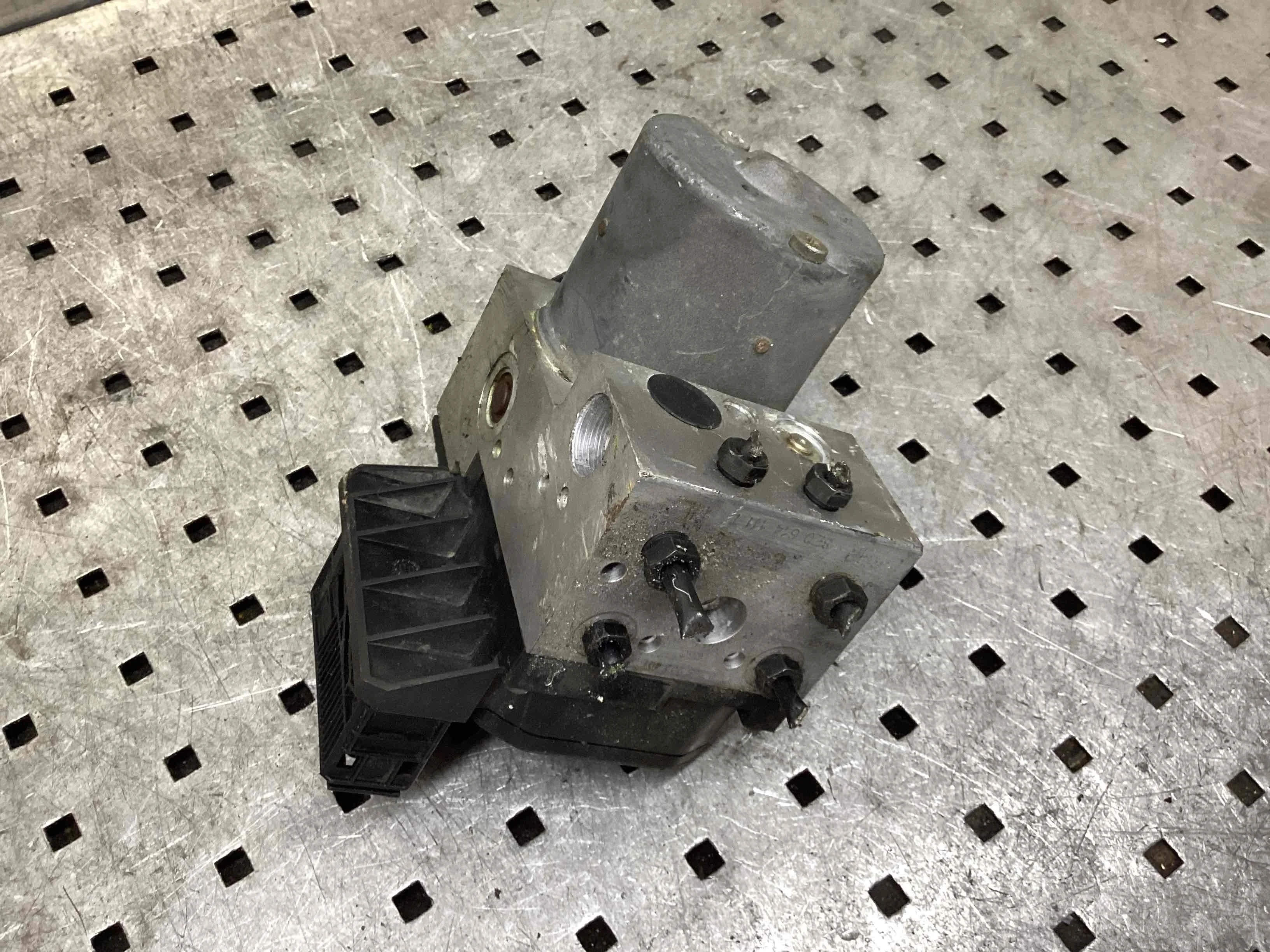 Блок ABS Audi A6 C5 (4B) 1997-2001 2000 2,5 АКПП Седан
