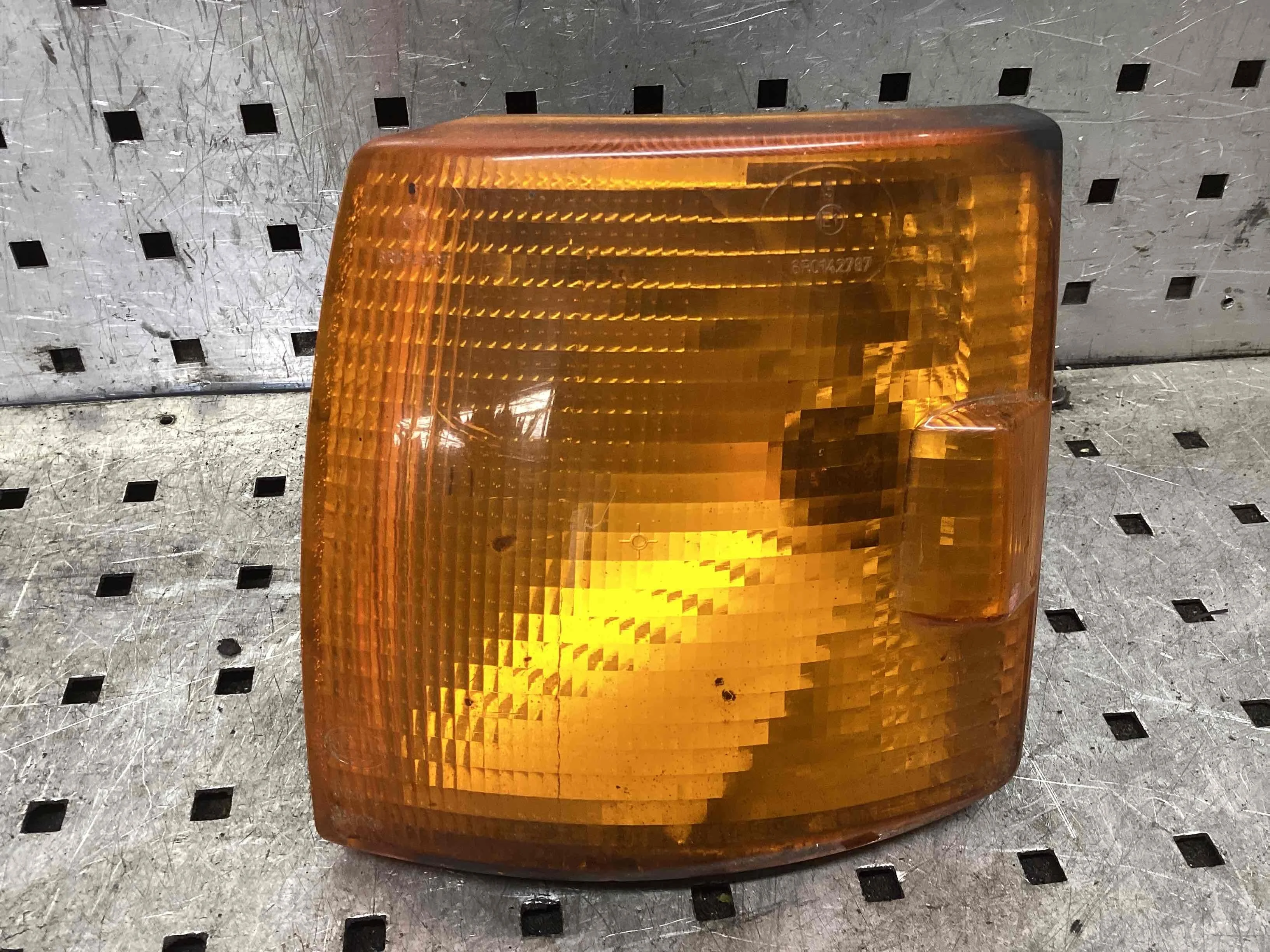 Поворотник левый Volkswagen Transporter T4 (7D) 1997-2003 рестайлинг 1999
