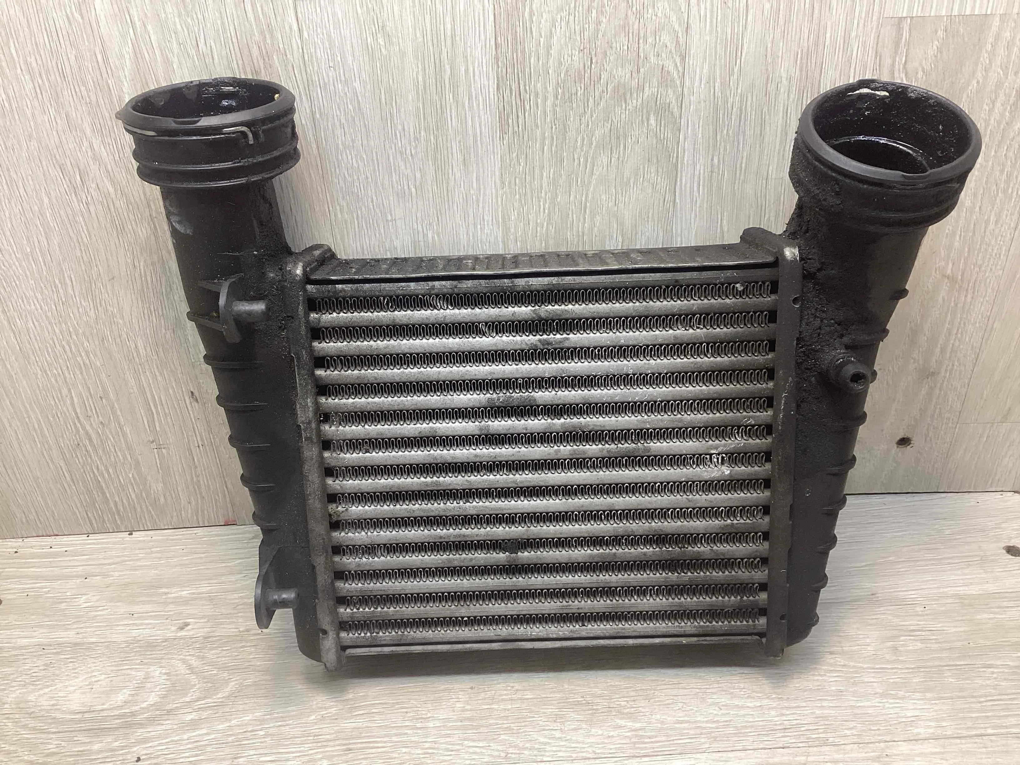 Интеркулер Volkswagen Passat B5+ (3B) 2000-2005 рестайлинг 2003 1,9 Дизель