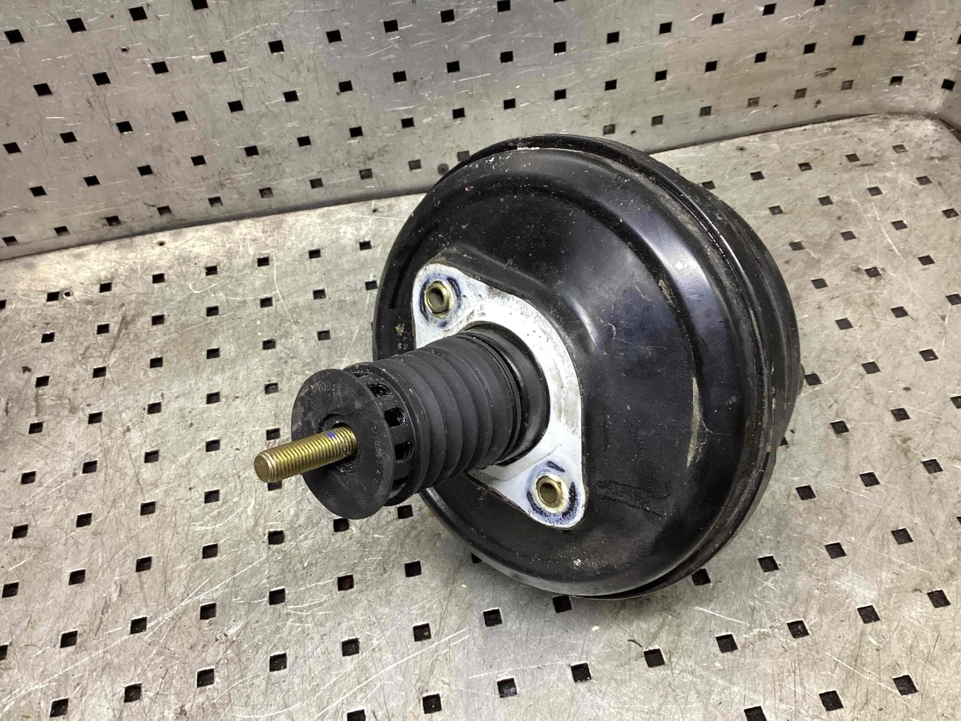 Вакуумный усилитель тормозов Volkswagen Passat B5 (3B) 1996-2000 1998 1,8 Бензин МКПП 5ст. Универсал