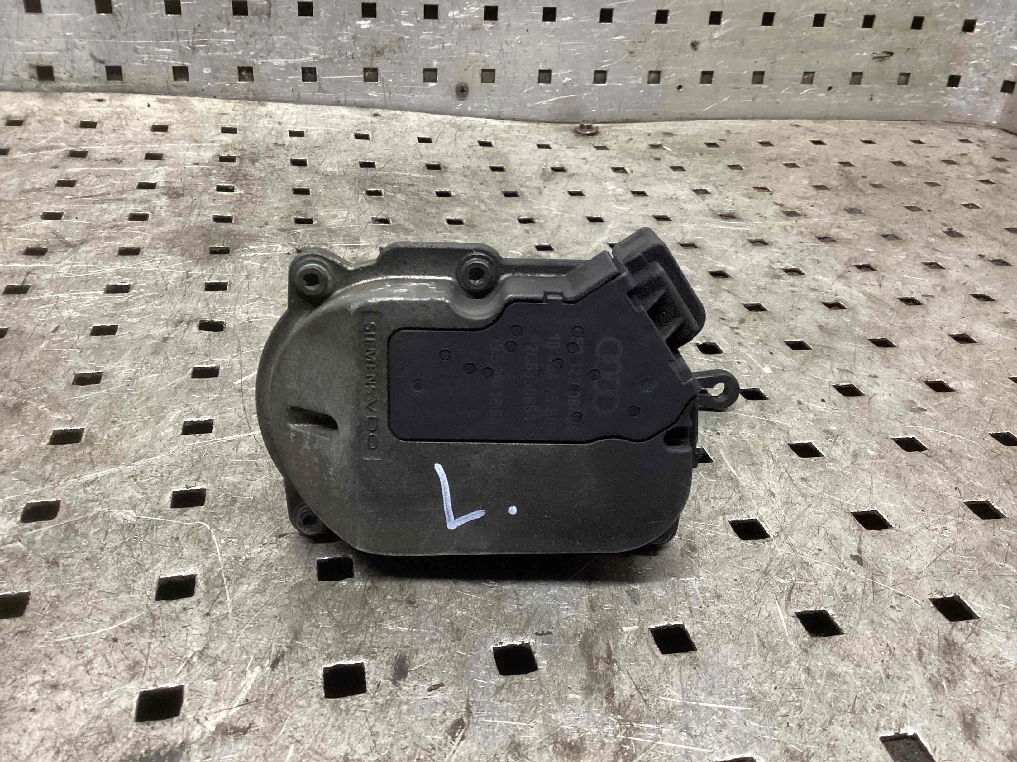 Сервопривод заслонок впускного коллектора Audi A6 C6 (4F) 2004-2008 2006 3,0 Дизель АКПП Седан