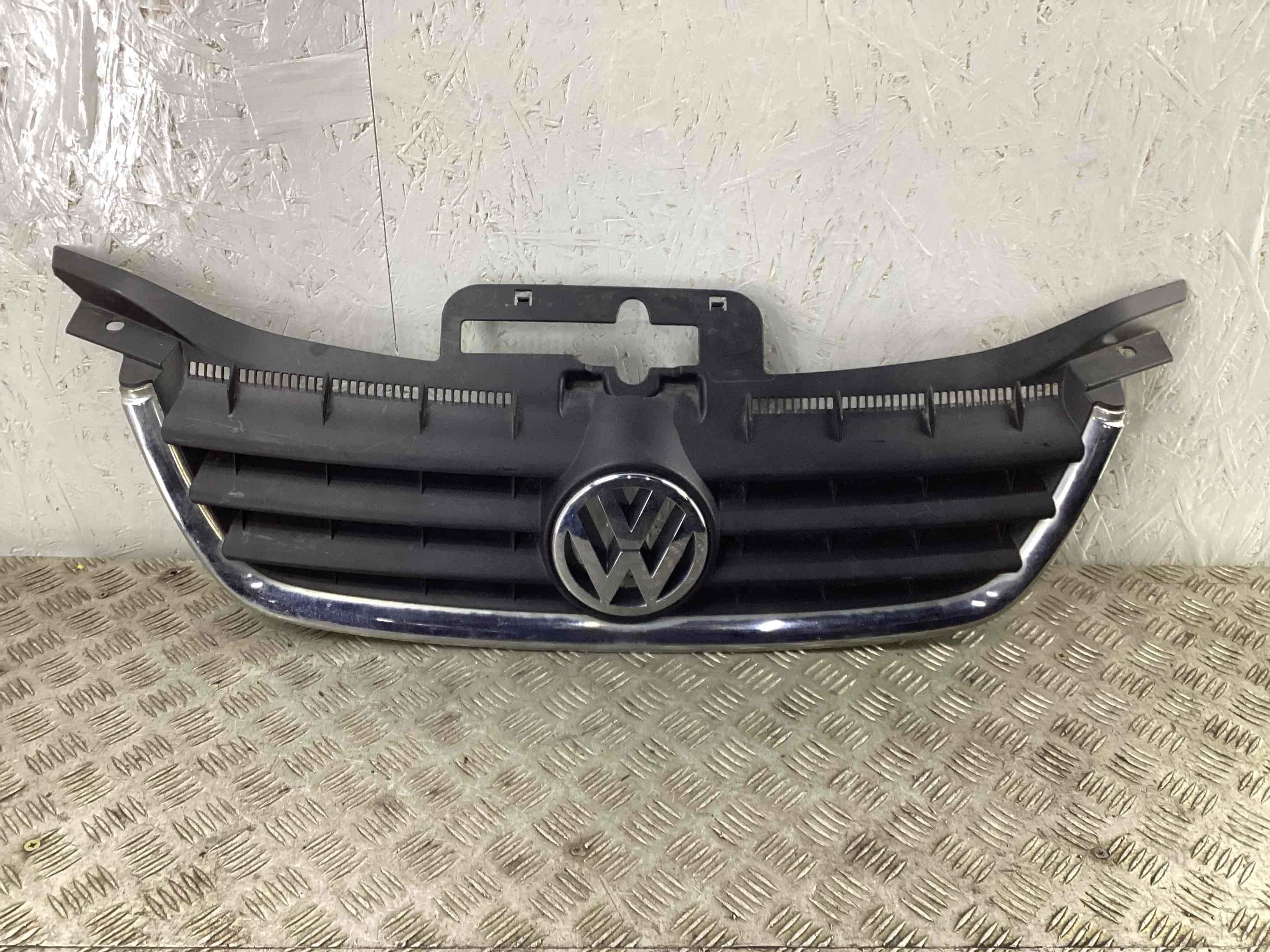 Решетка радиатора Volkswagen Touran I (1T) 2003-2006 2006