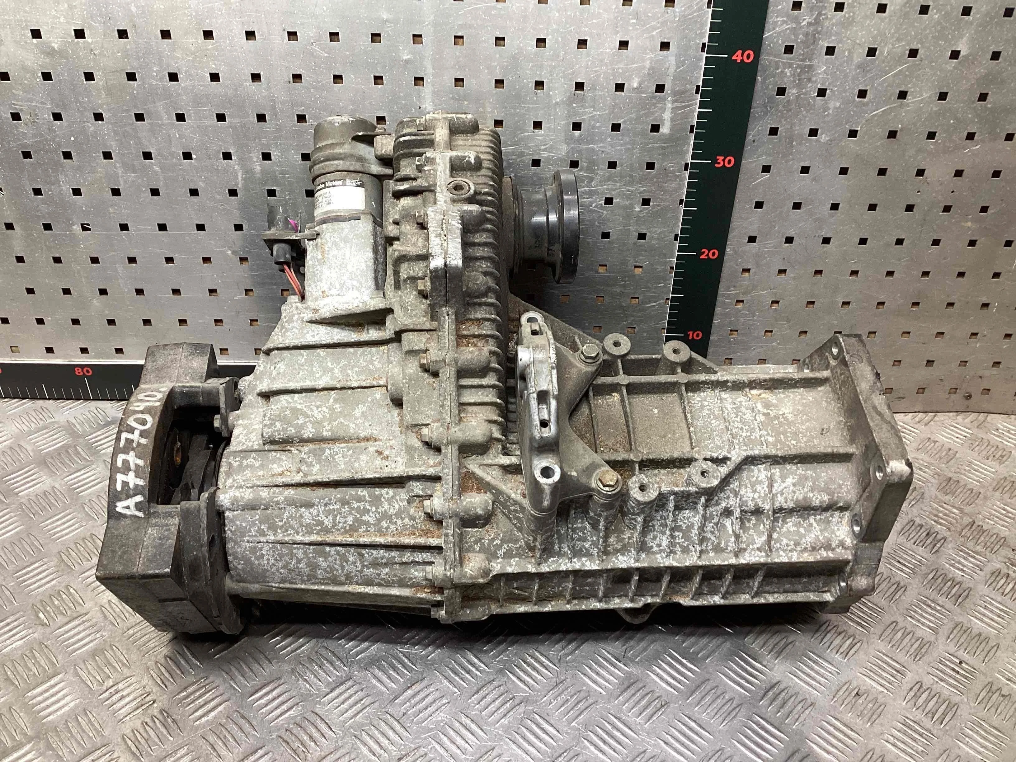 Раздаточная коробка Volkswagen Touareg I (7L) 2002-2006 2004 2,5 Дизель МКПП 6ст. Внедорожник