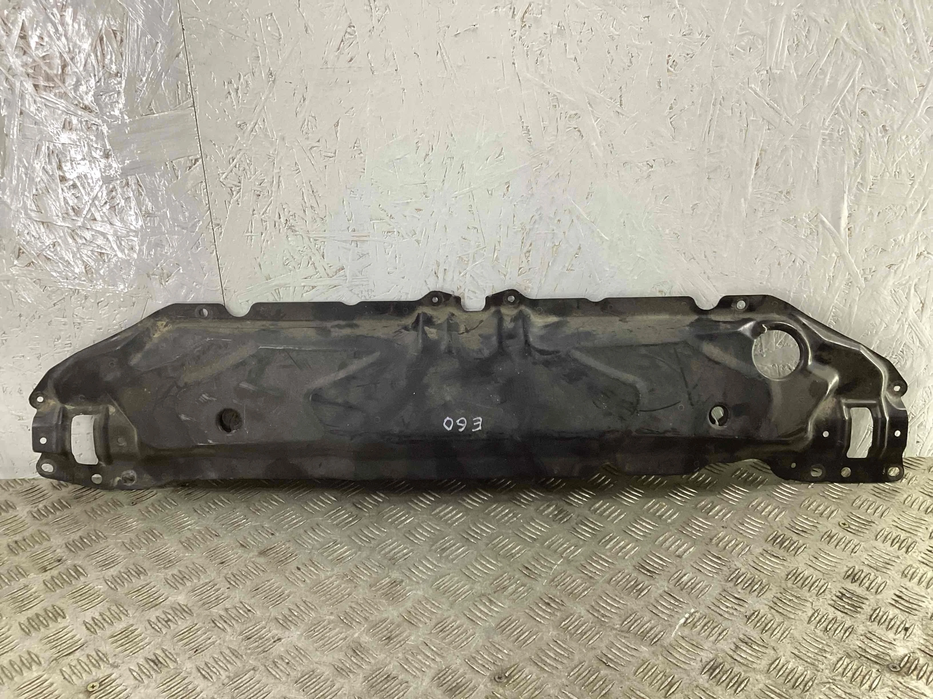 Передняя панель крепления облицовки (телевизор) BMW 5-Series (E60/61) 2003-2007  2005