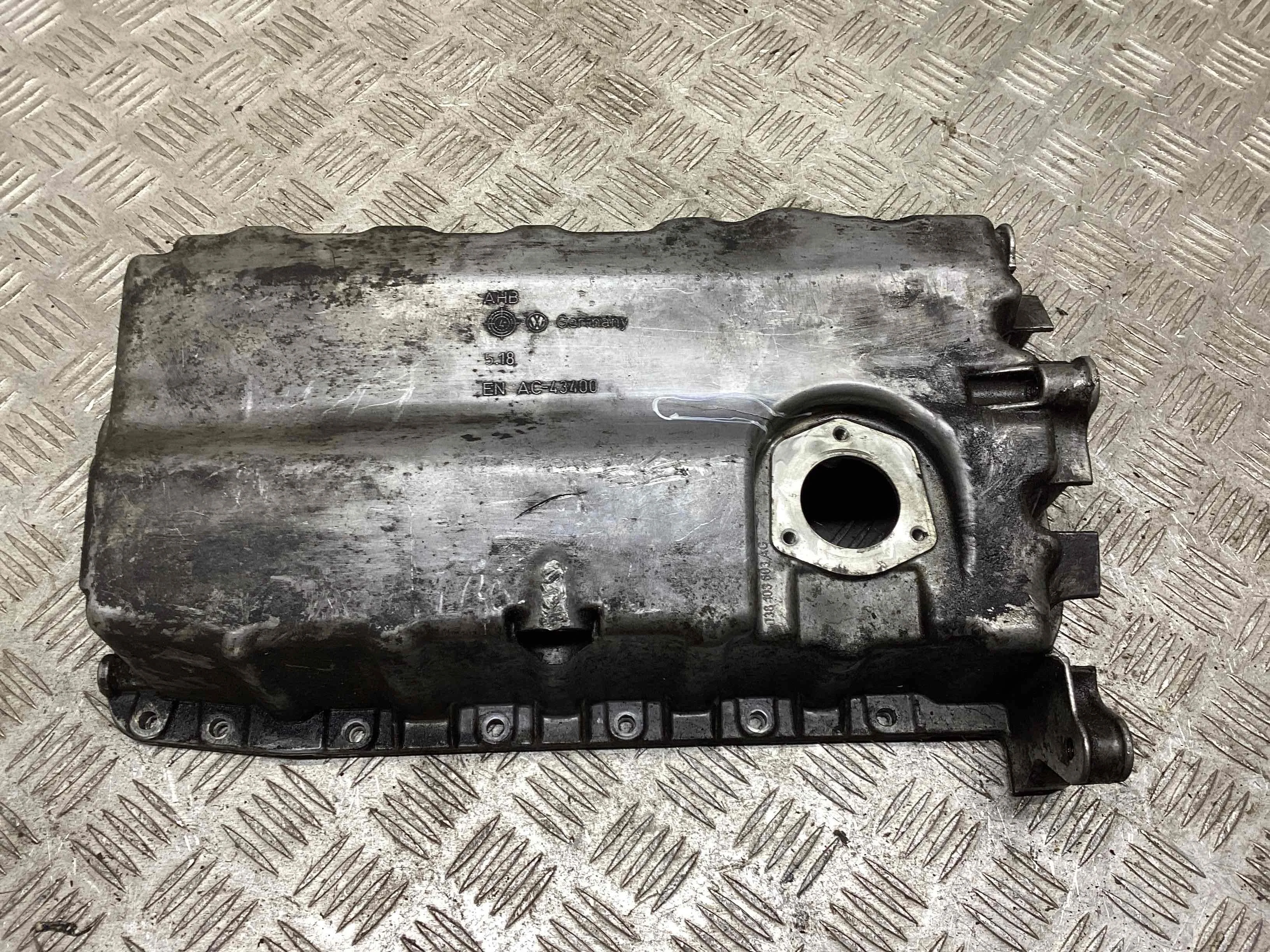 Поддон Volkswagen Touran I (1T) 2003-2006 2004 2,0 Дизель