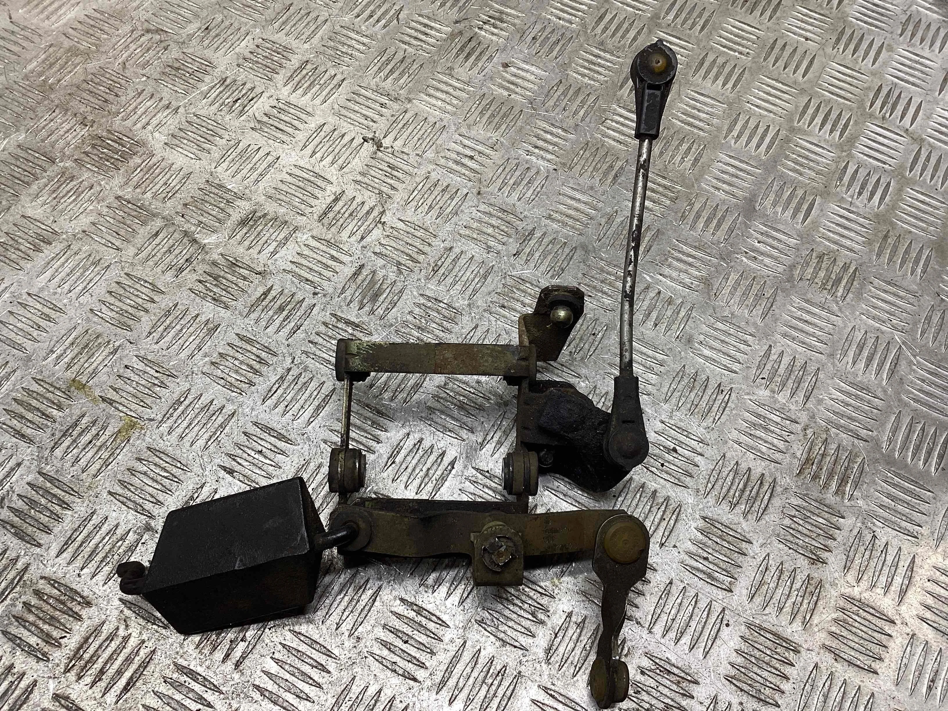 Механизм переключения передач Volkswagen Golf IV (1J) 1997-2004 2002 1,4 Бензин МКПП 5ст. Хэтчбек 5дв.