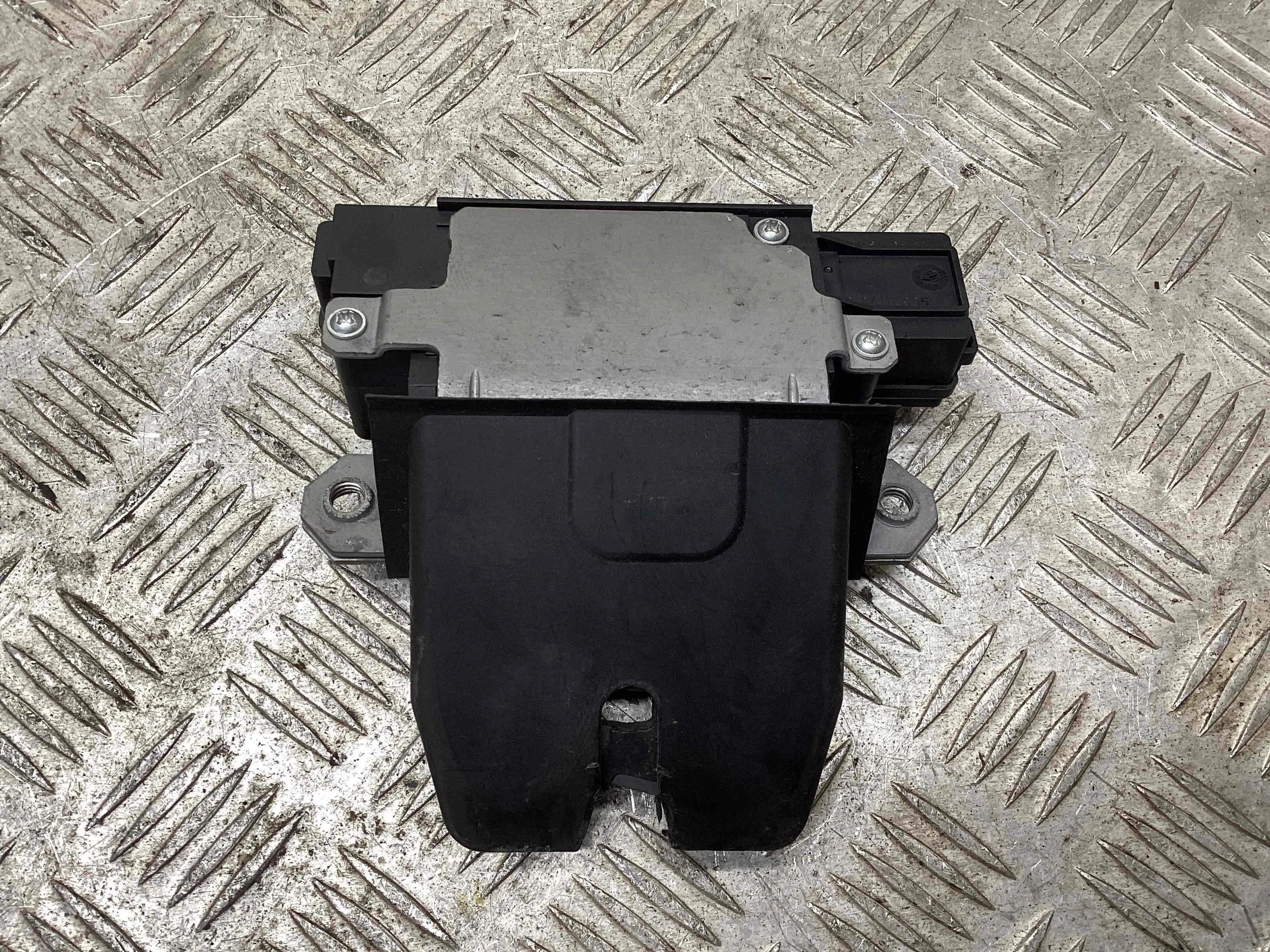 Замок багажника Ford Focus II 2005-2008 2005    Универсал