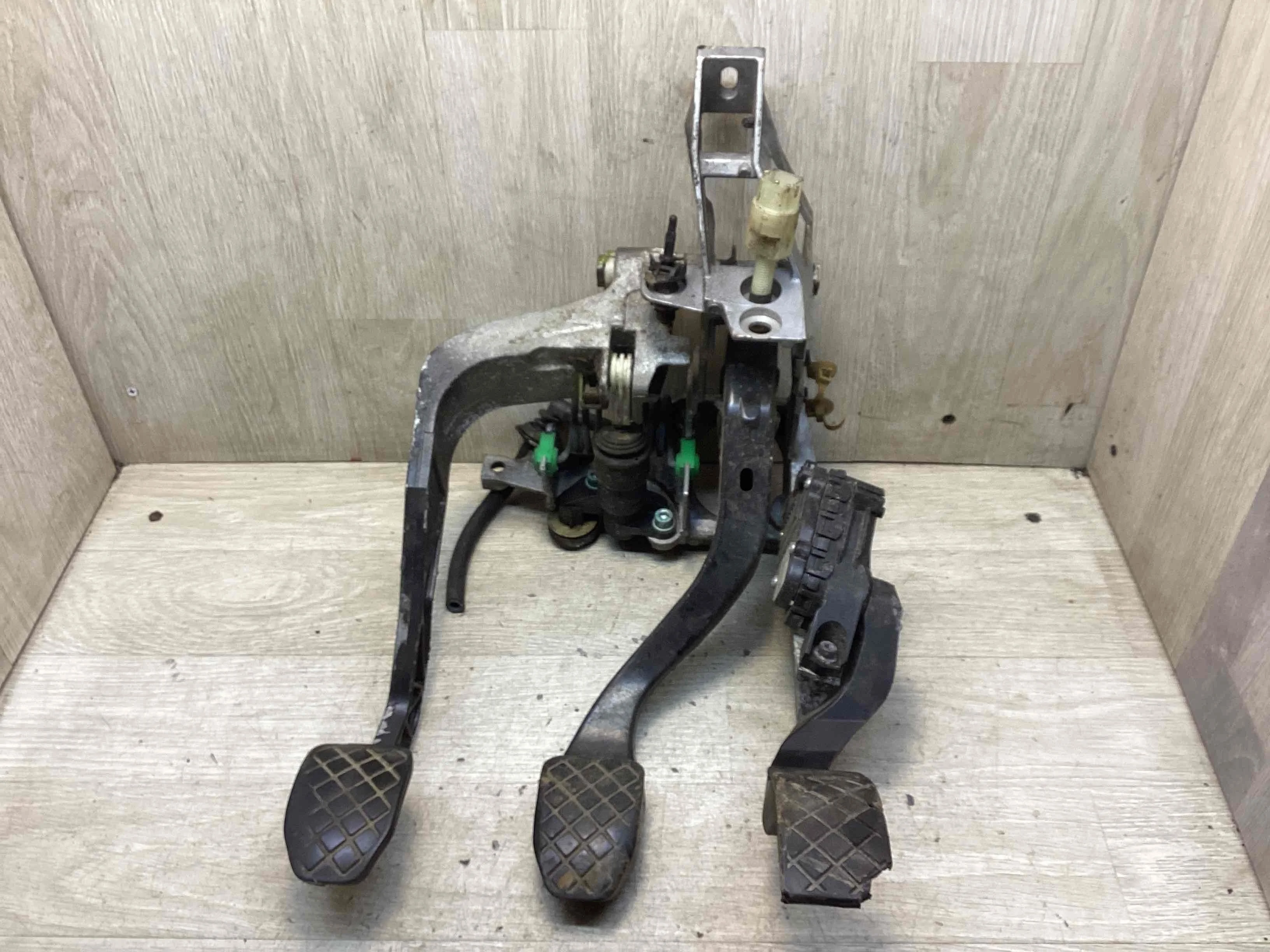 Узел педальный (блок педалей) Volkswagen Passat B5 (3B) 1996-2000 1999 1,9 Дизель МКПП 5ст. Универсал