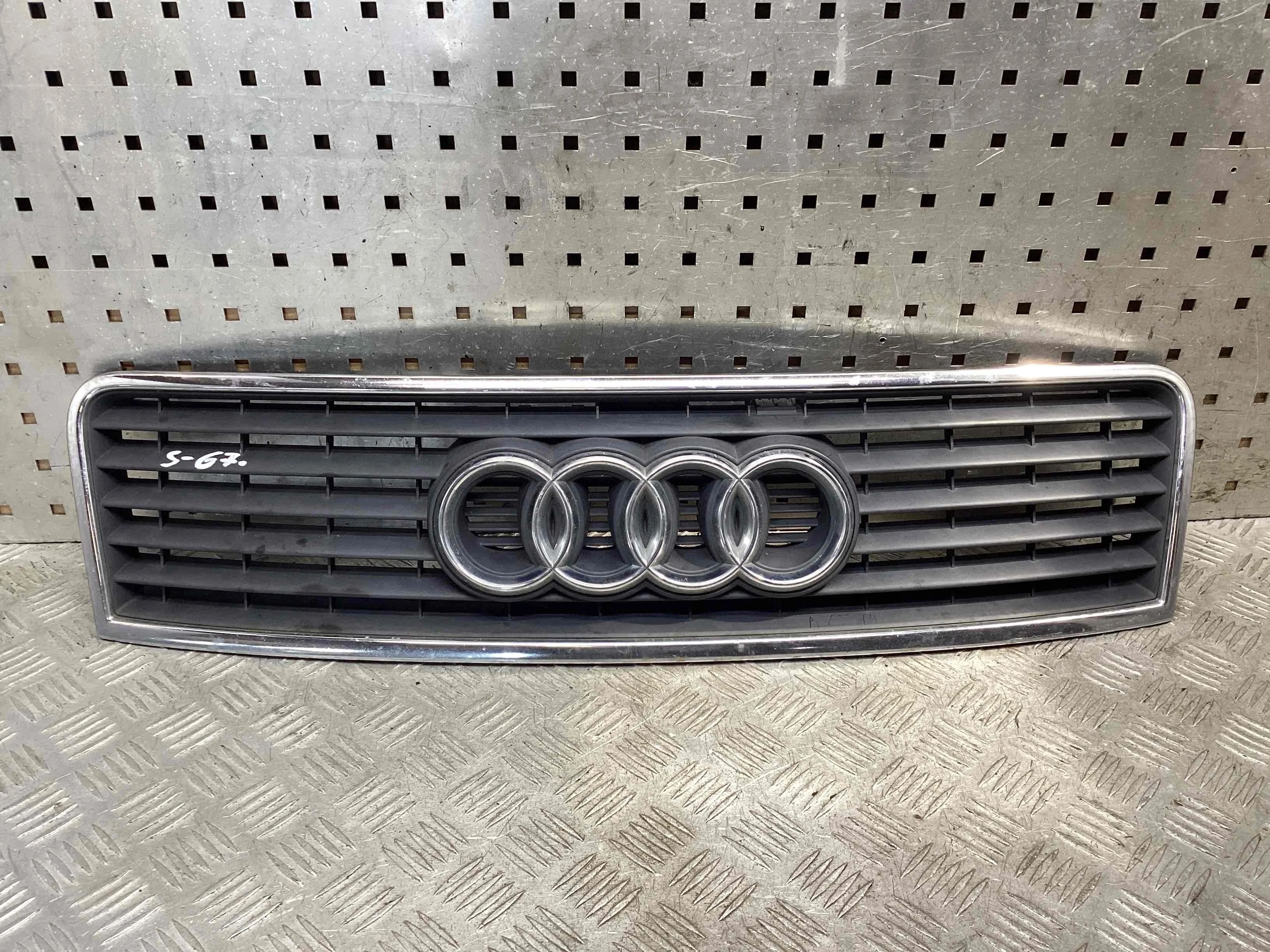 Решетка радиатора Audi A6 C5 (4B) 2001-2004 рестайлинг 2002 2,5 Дизель Вариатор Универсал