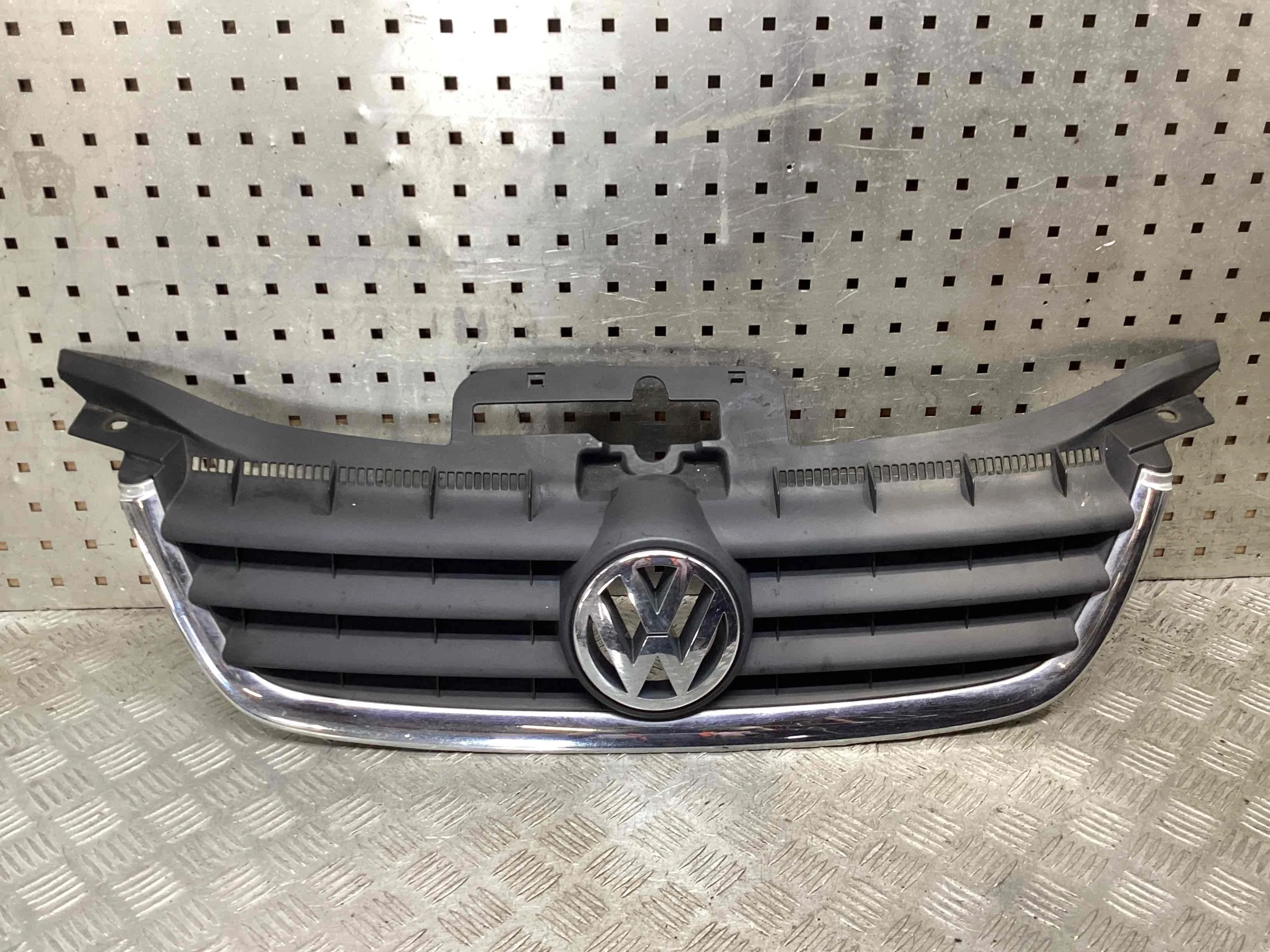Решетка радиатора Volkswagen Touran I (1T) 2003-2006 2005