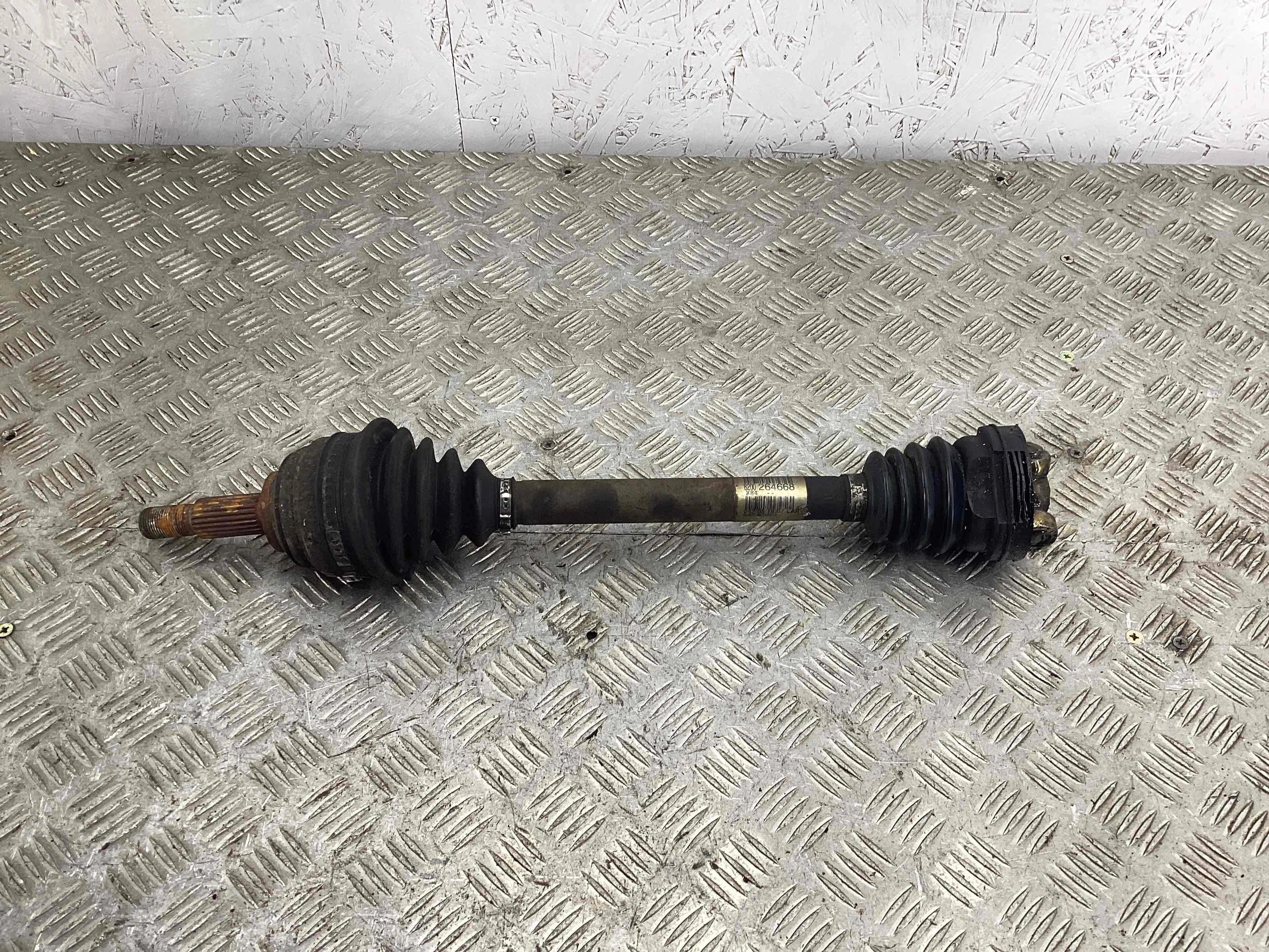Полуось передняя правая (приводной вал, ШРУС) Renault Megane II 2002-2006 2004 1,5 Дизель МКПП