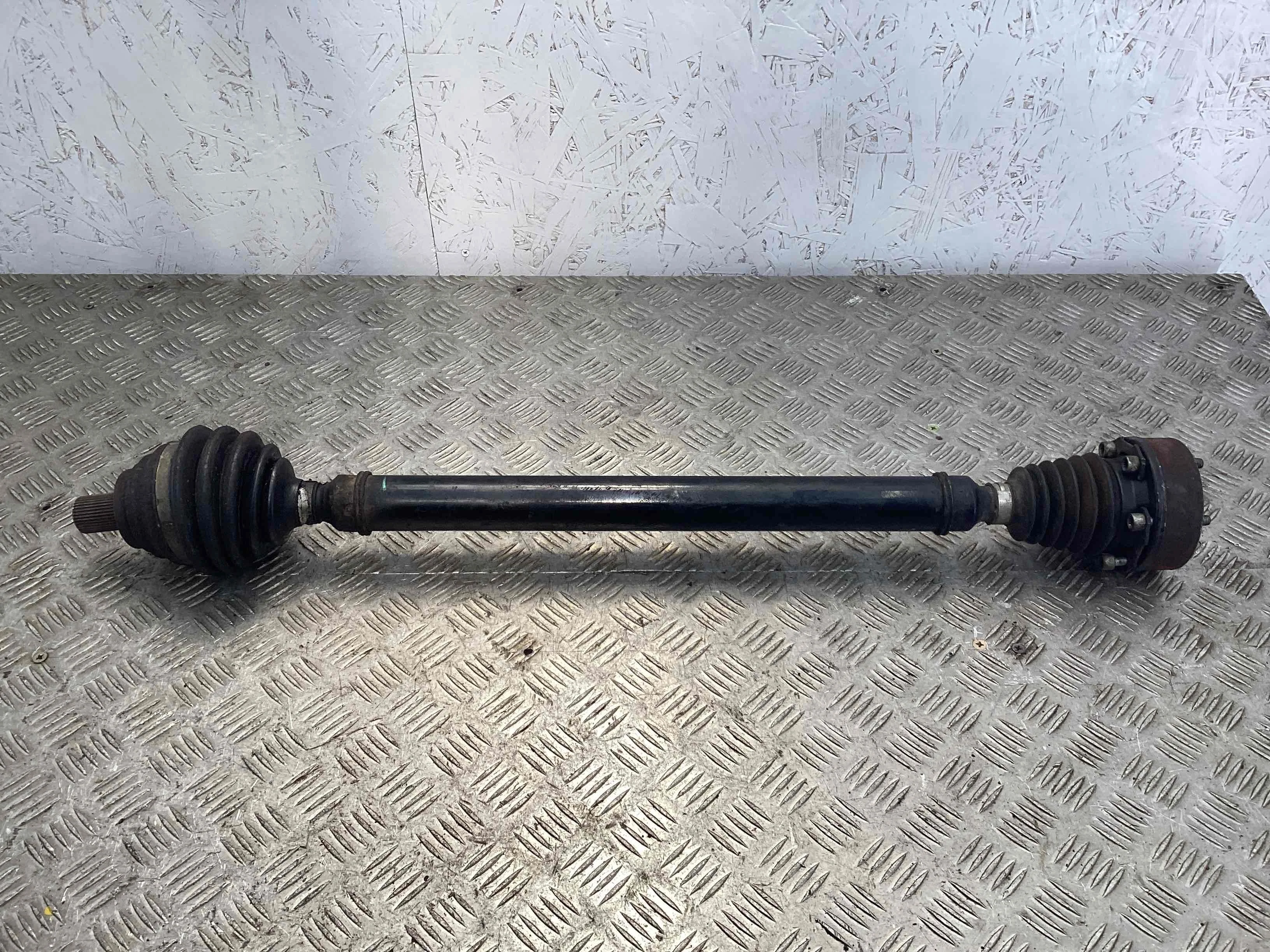 Полуось передняя правая (приводной вал, ШРУС) Volkswagen Jetta V (1K) 2005-2011 2005 1,9 Дизель МКПП 5ст. Седан